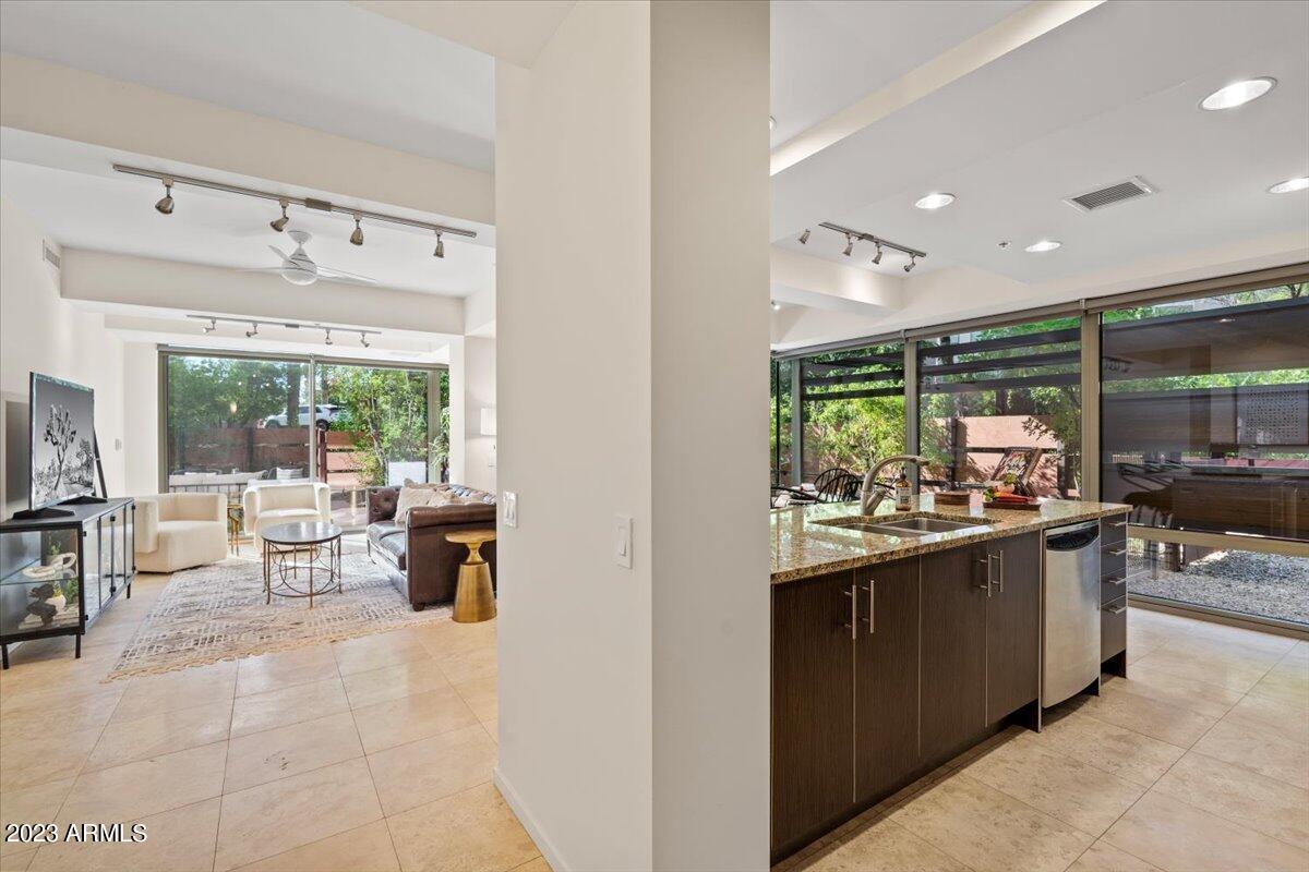 7121 E RANCHO VISTA Drive # 1005