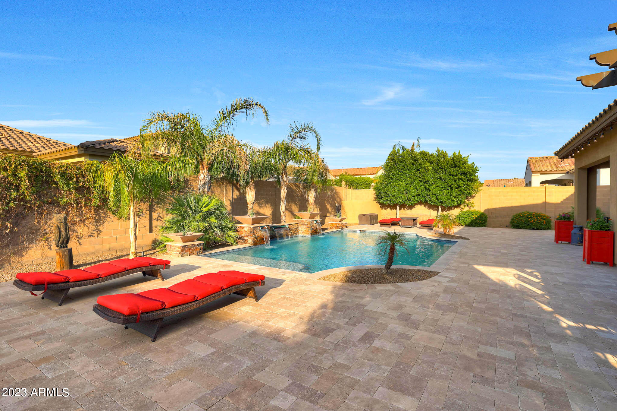 7052 E IVYGLEN Circle