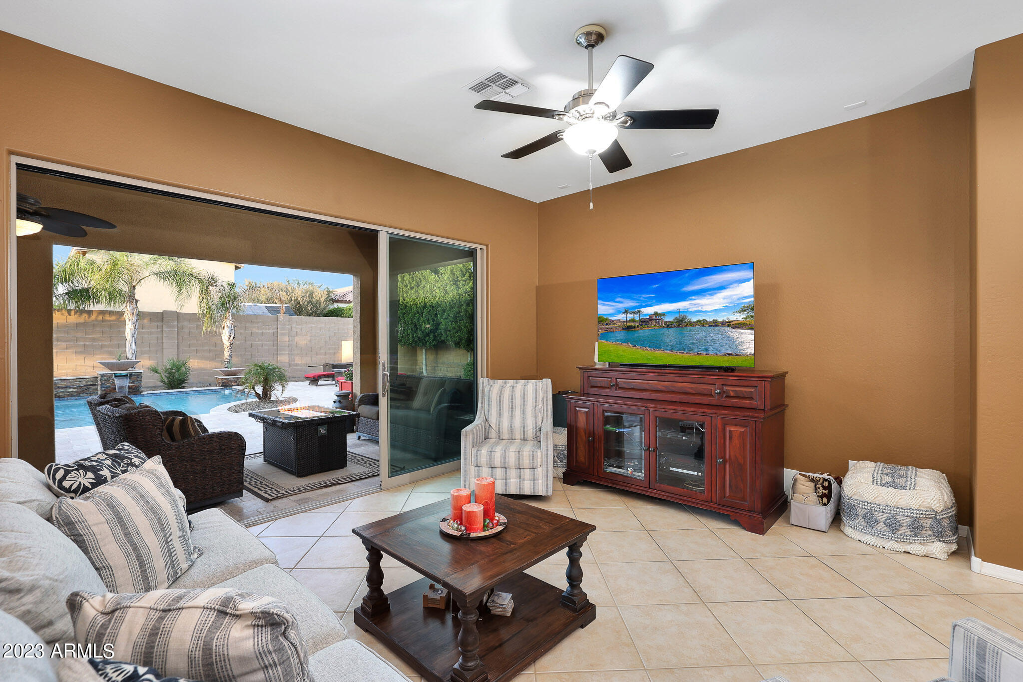 7052 E IVYGLEN Circle