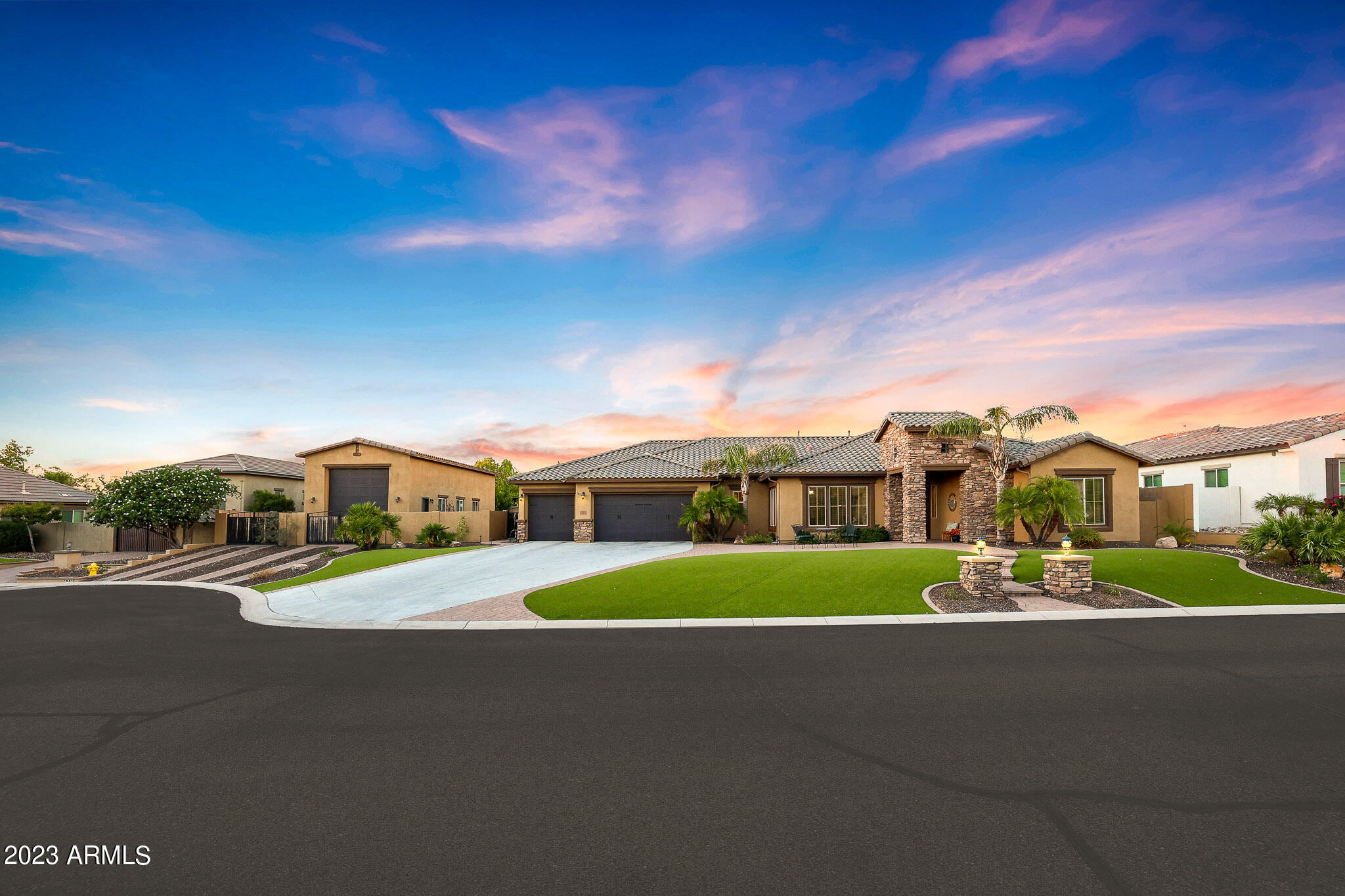 7052 E IVYGLEN Circle