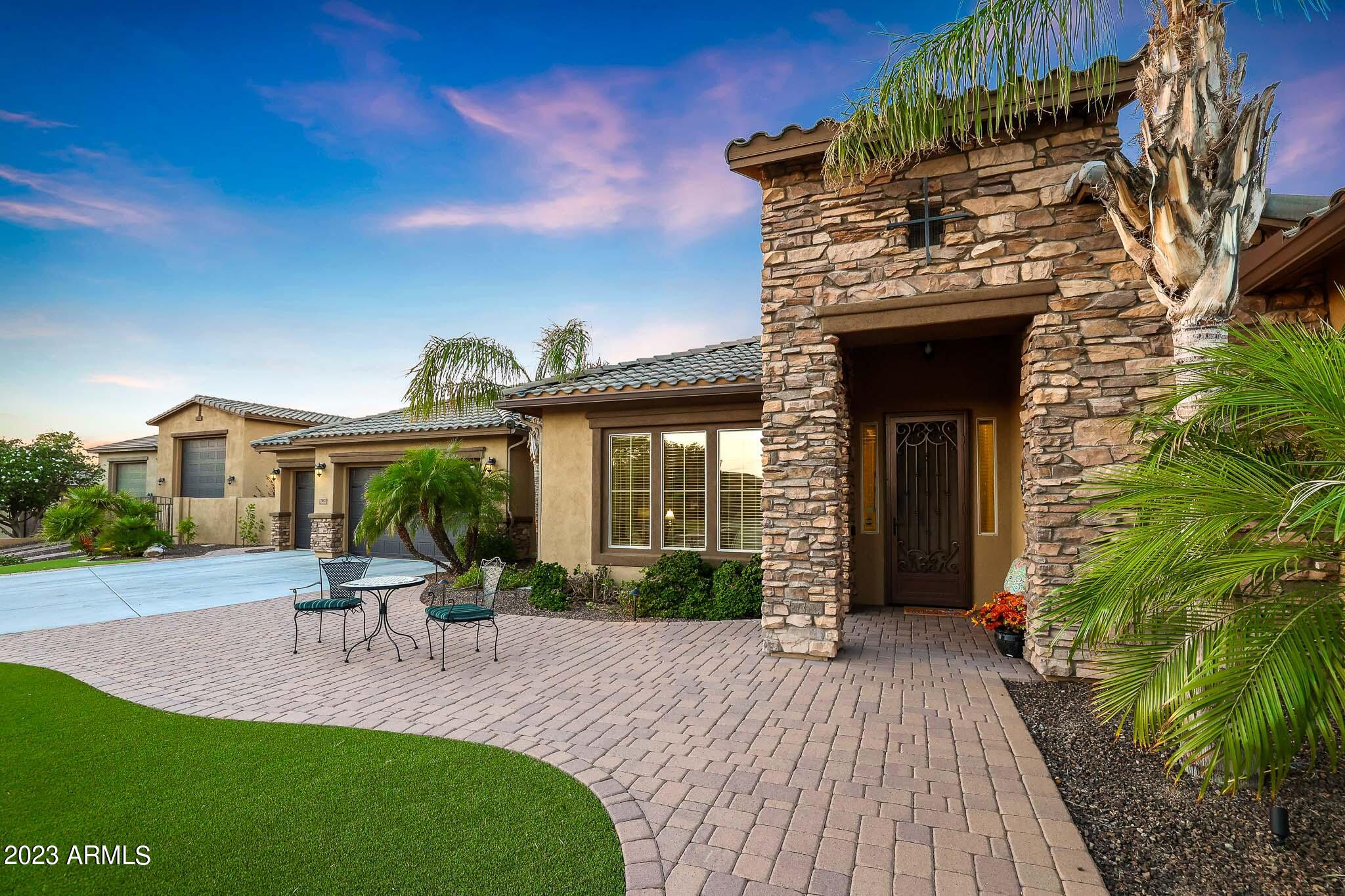 7052 E IVYGLEN Circle