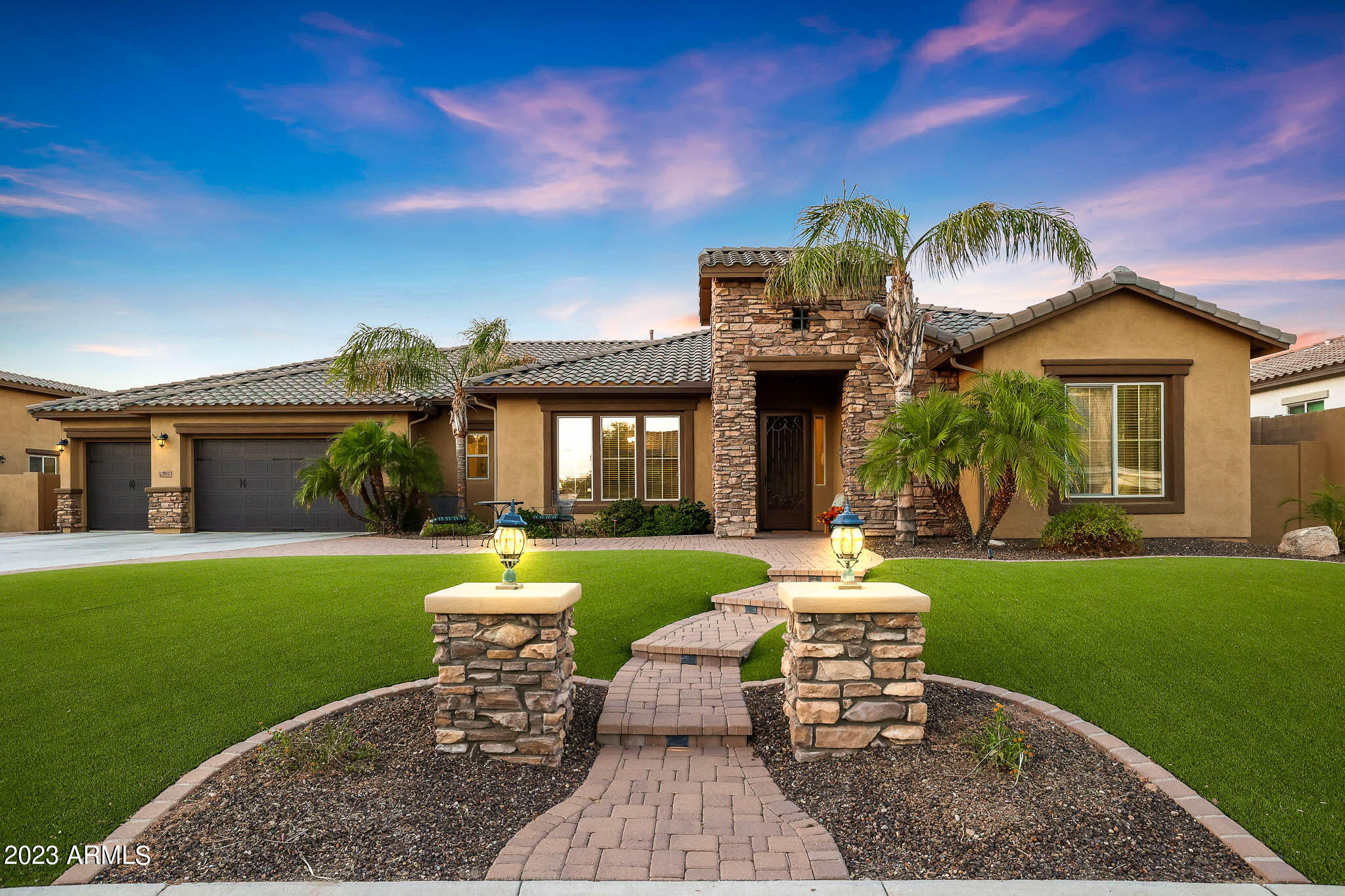 7052 E IVYGLEN Circle