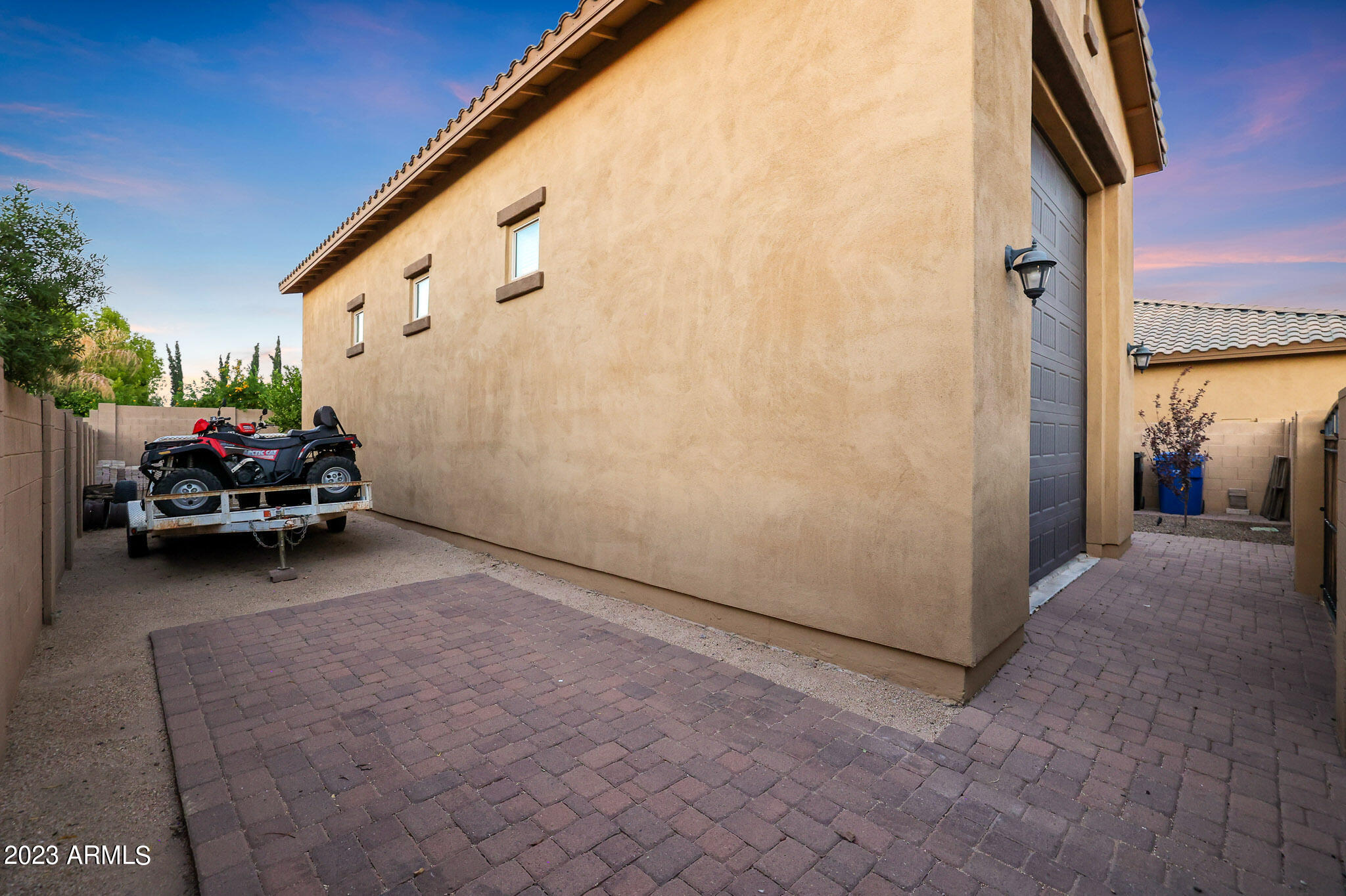 7052 E IVYGLEN Circle