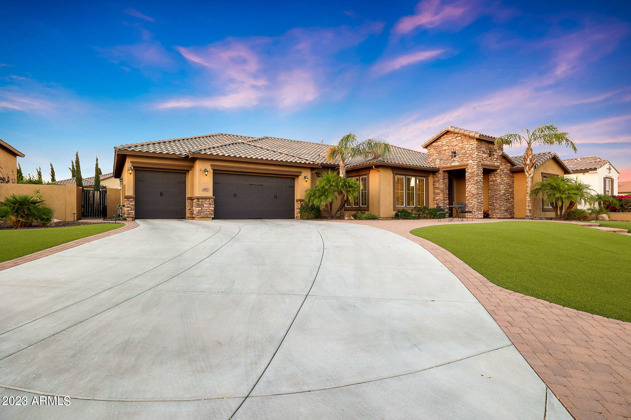 7052 E IVYGLEN Circle