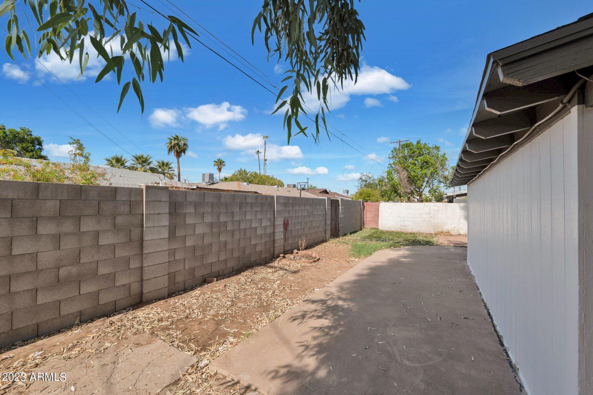 4744 N 39TH Avenue
