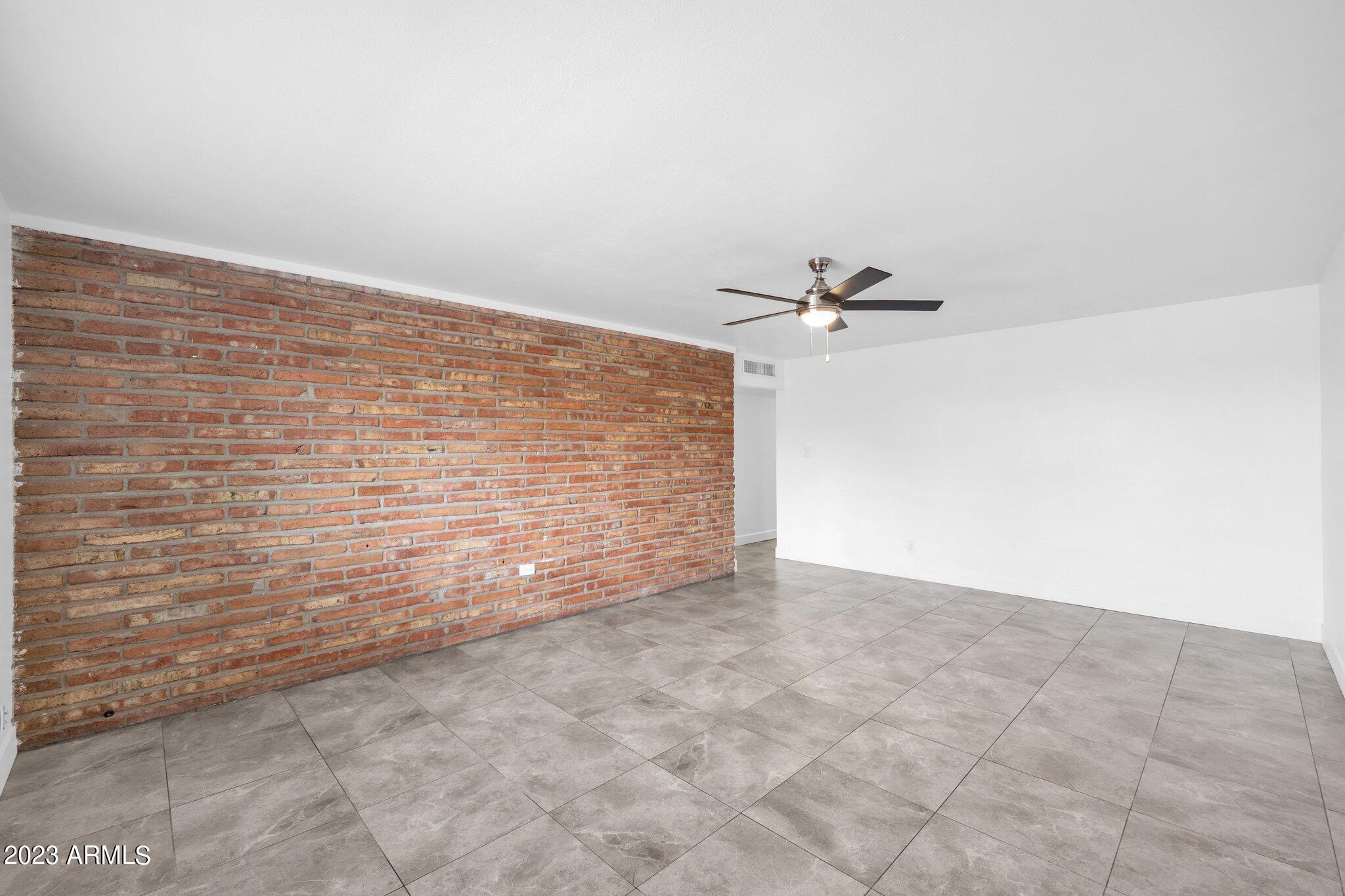 4744 N 39TH Avenue
