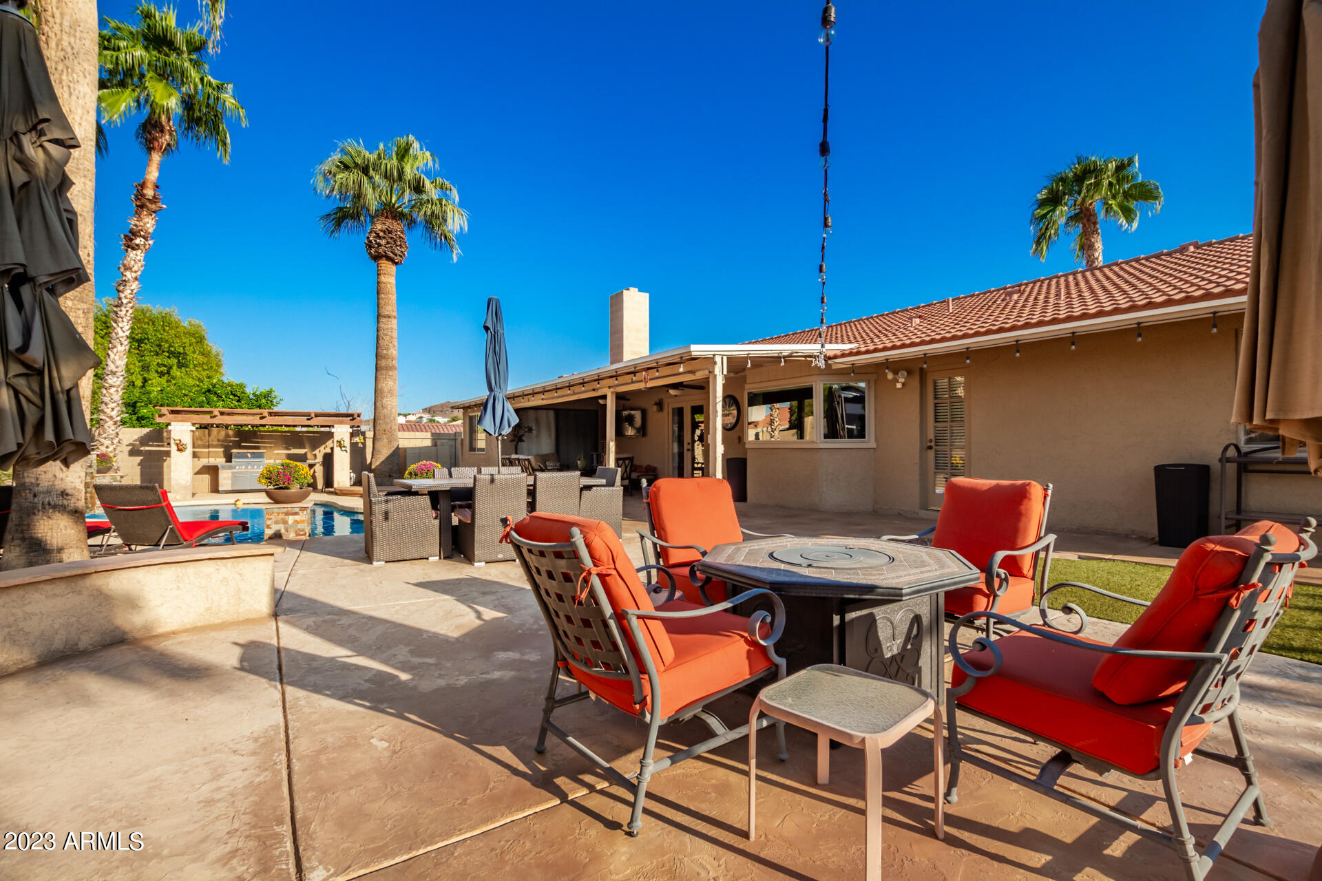 302 E CAROL ANN Way