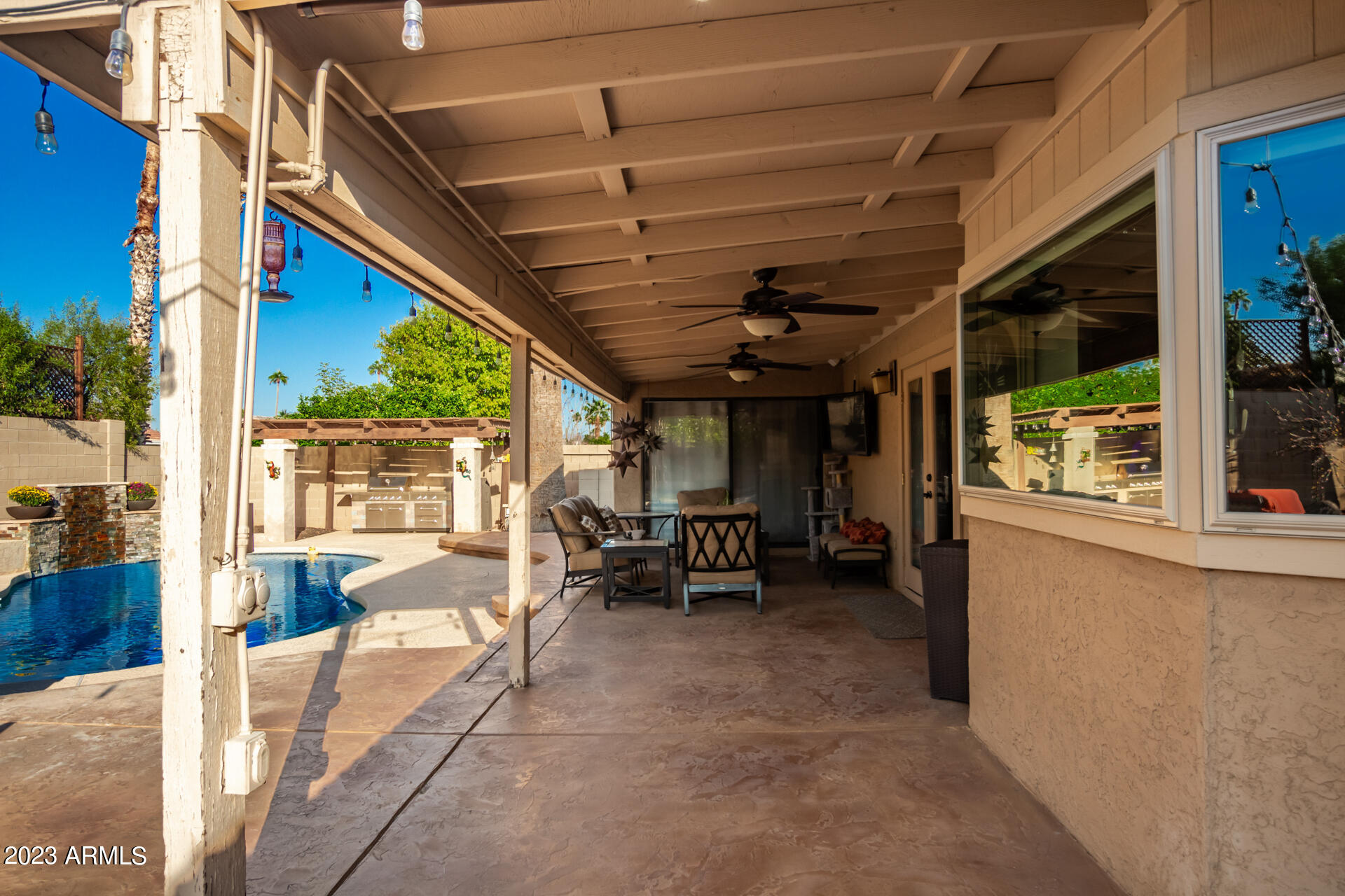 302 E CAROL ANN Way