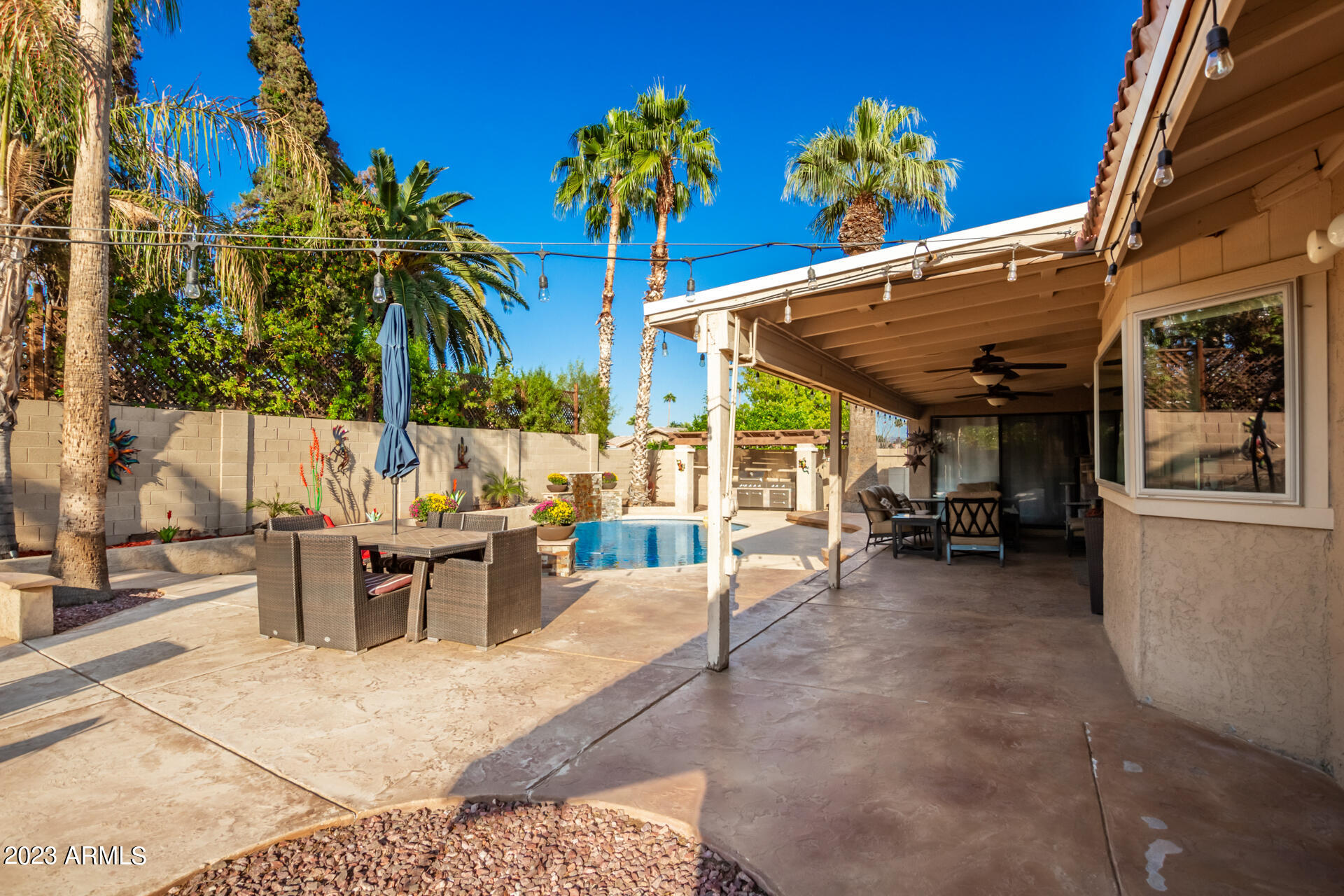 302 E CAROL ANN Way