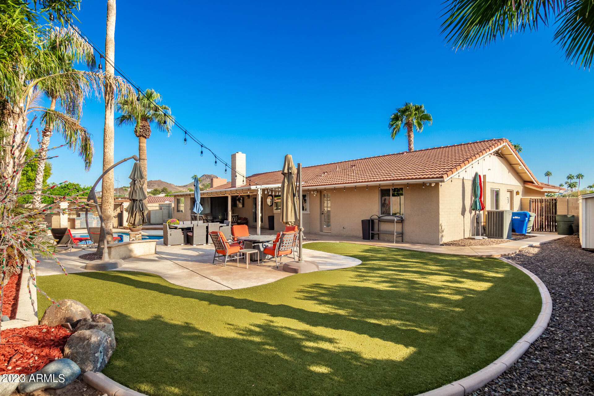 302 E CAROL ANN Way