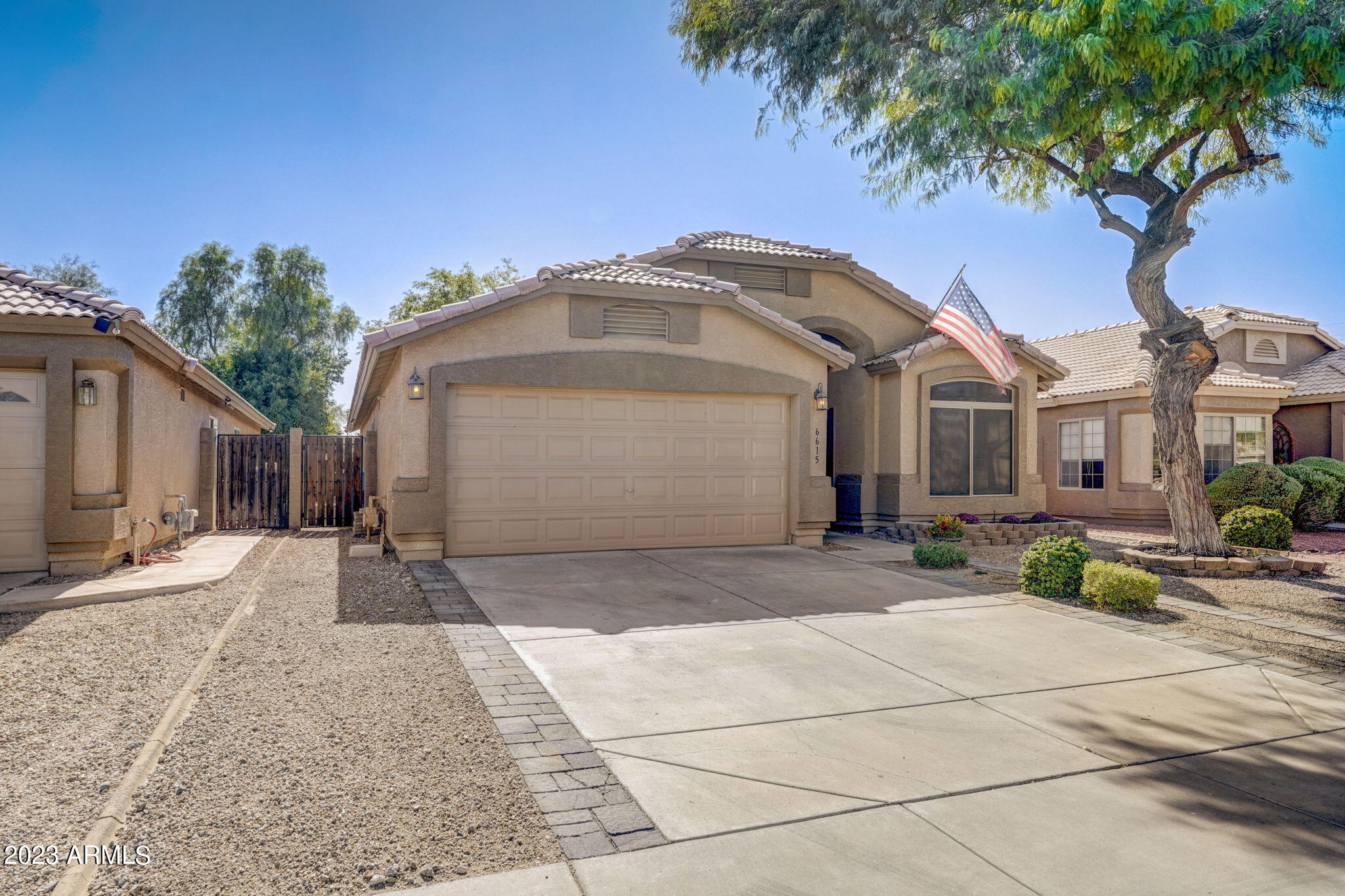 6615 W Desert Hollow Drive