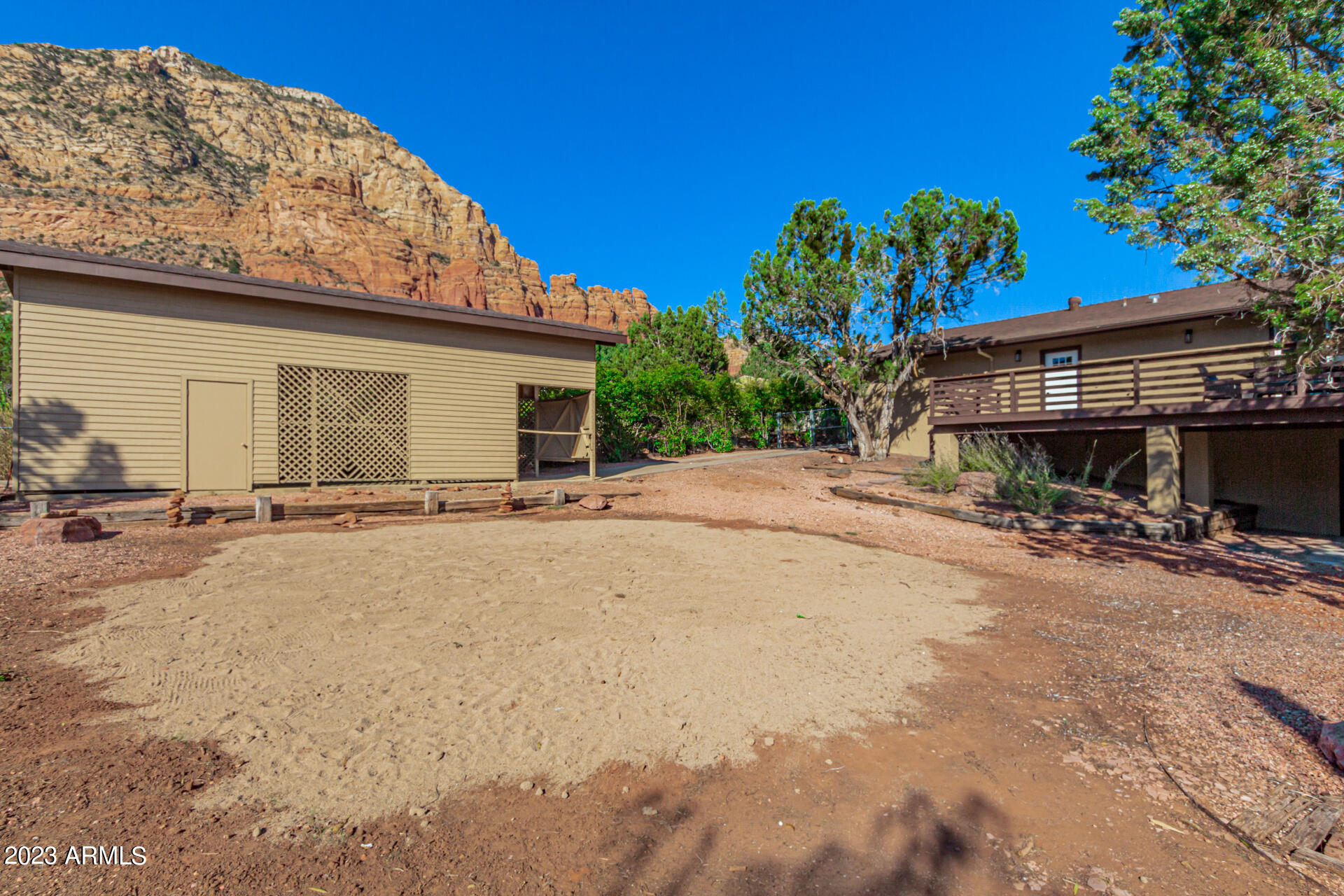 95 MEANDER Way