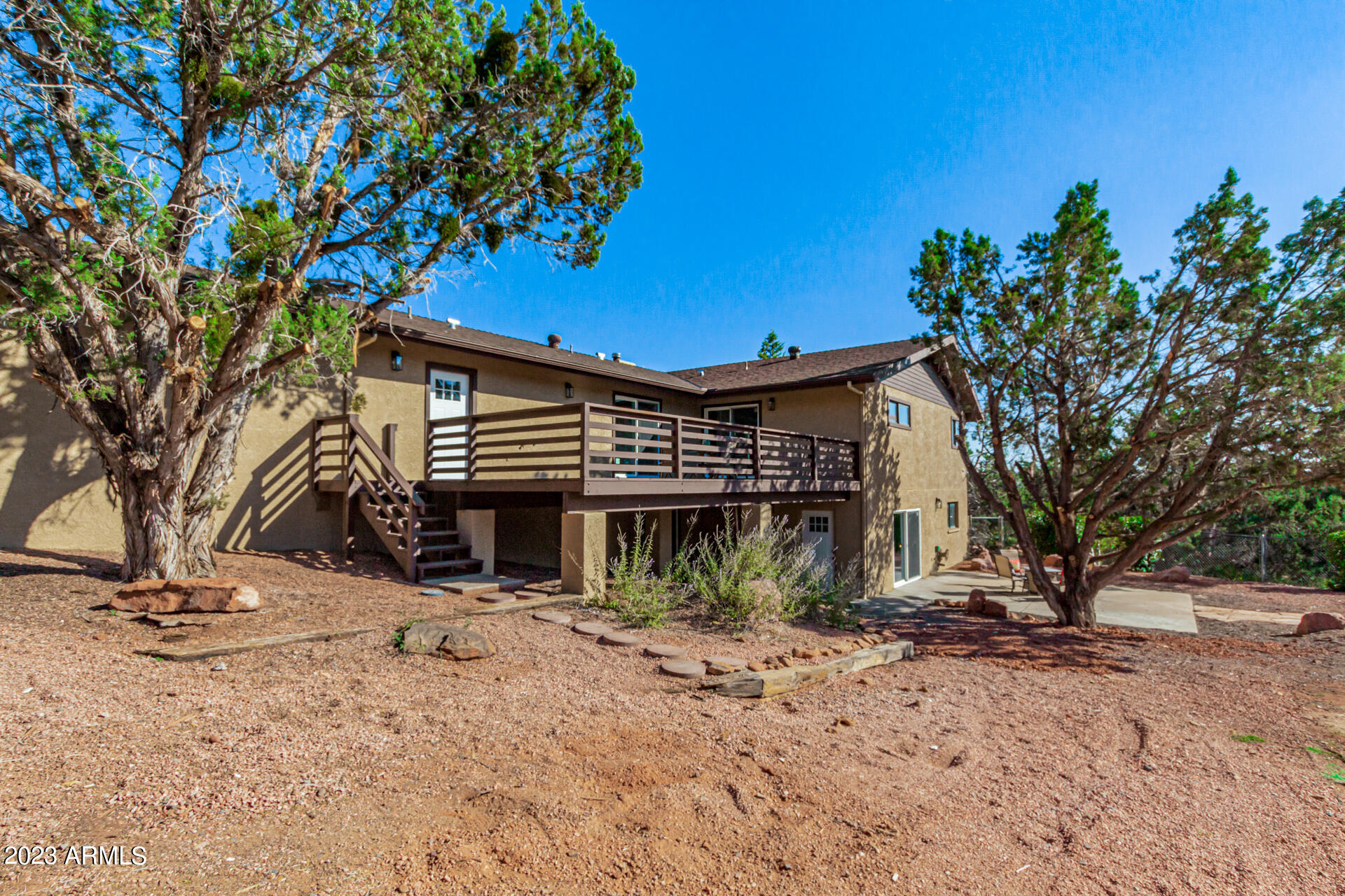 95 MEANDER Way
