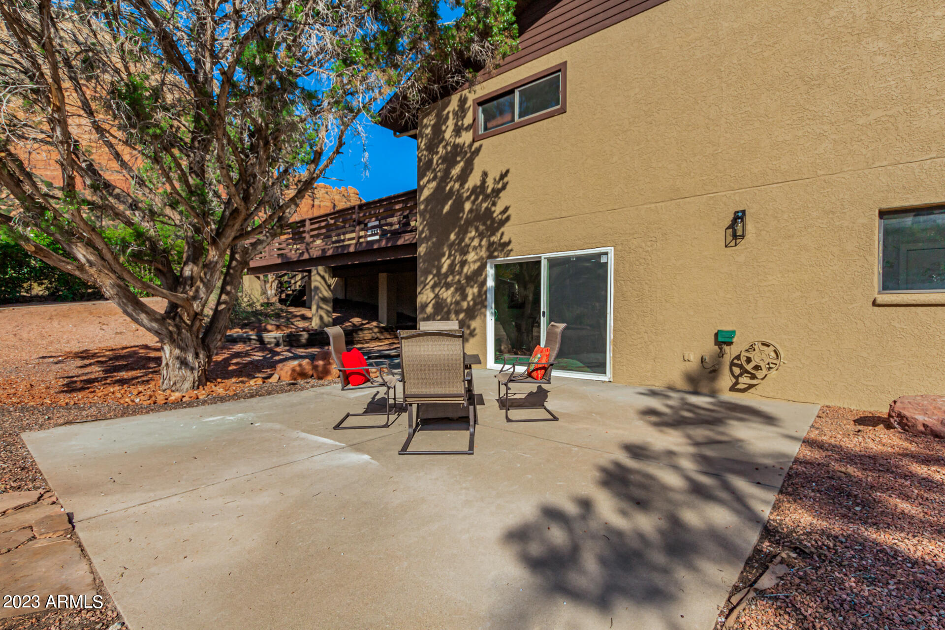 95 MEANDER Way