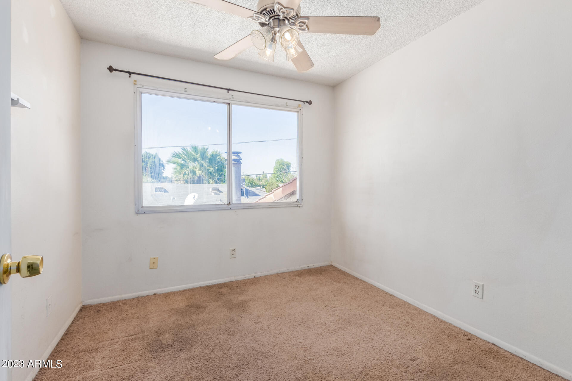 1106 W MISSION Lane N