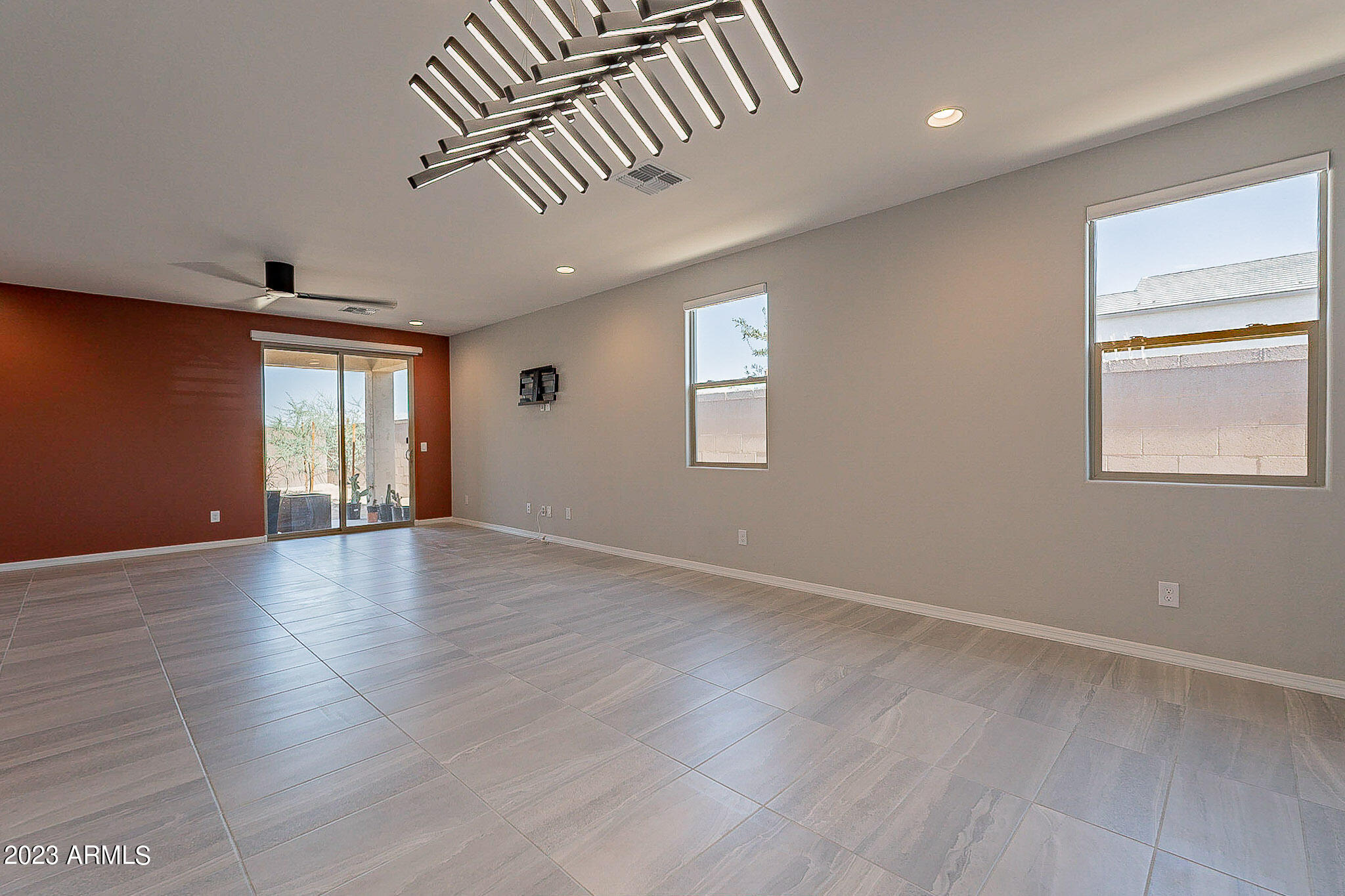 6952 W PEDRO Lane