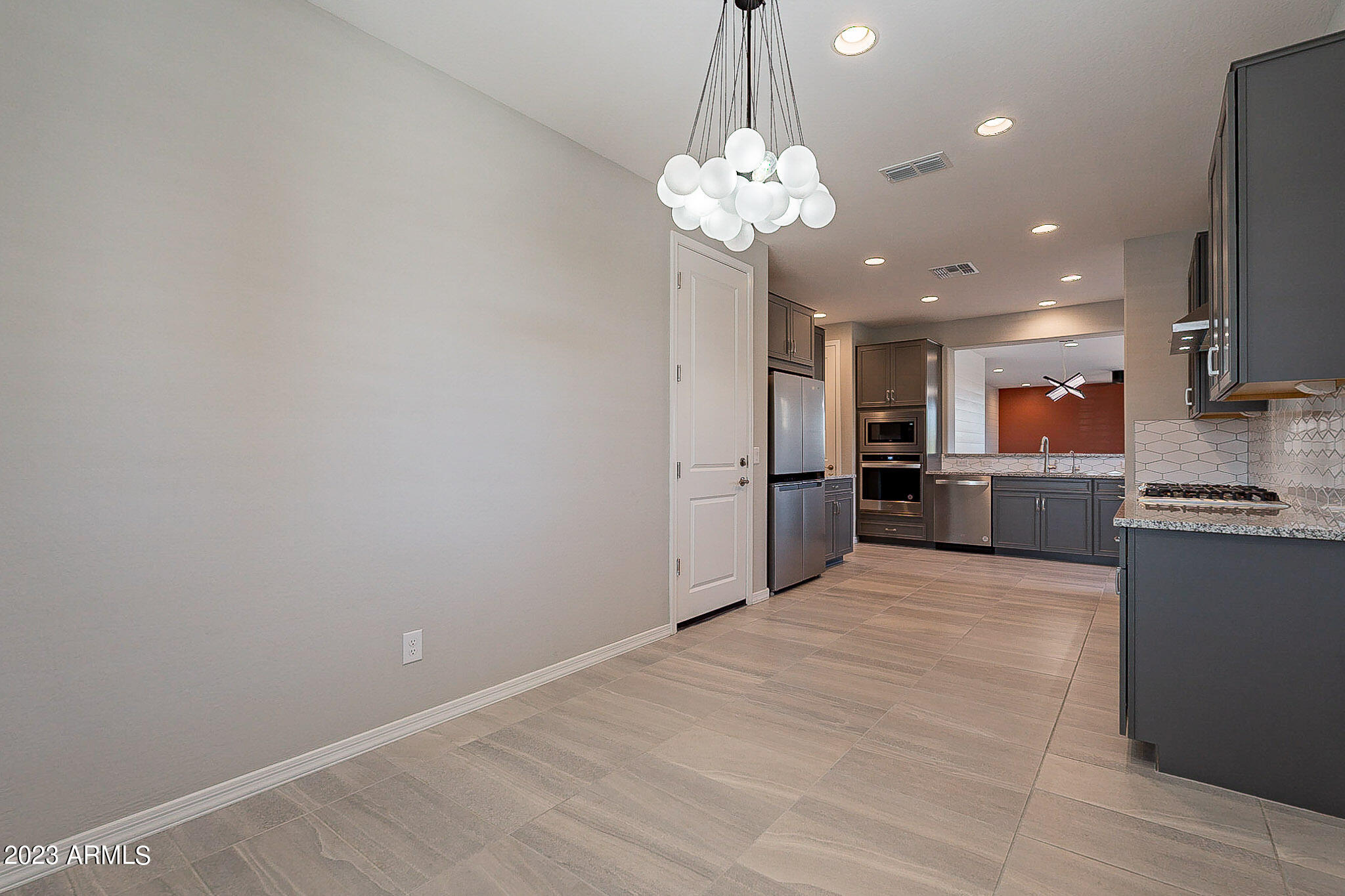 6952 W PEDRO Lane