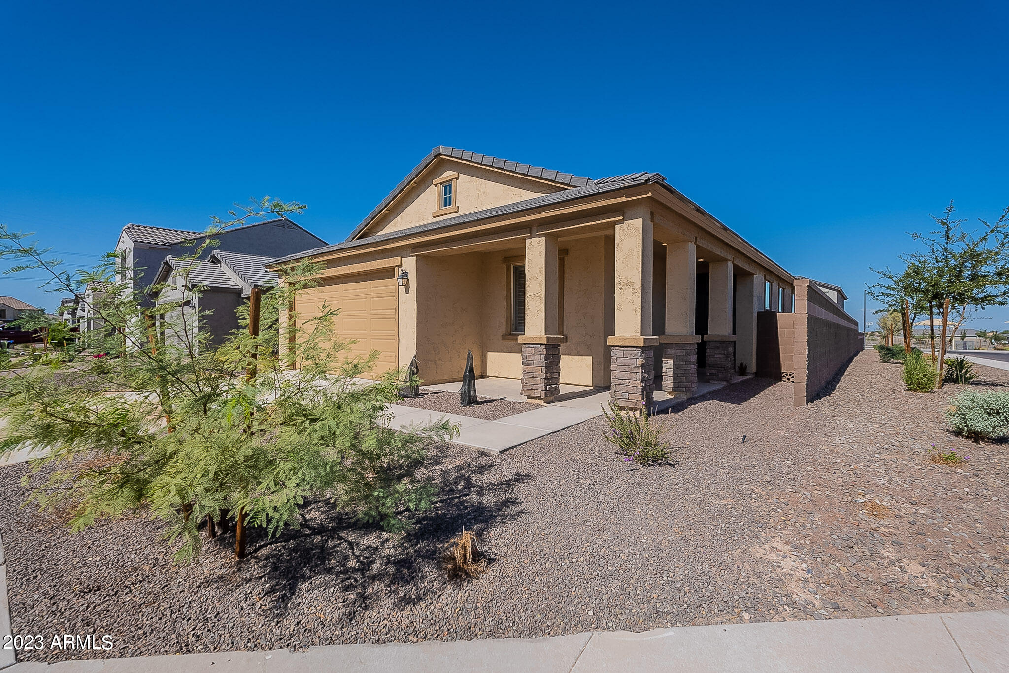 6952 W PEDRO Lane