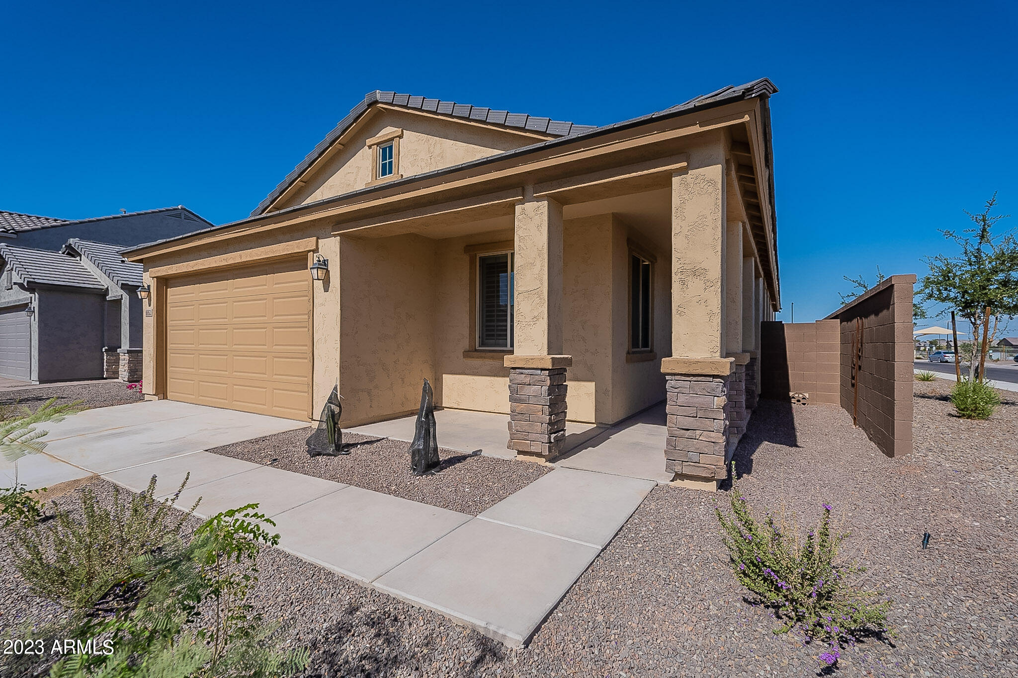 6952 W PEDRO Lane