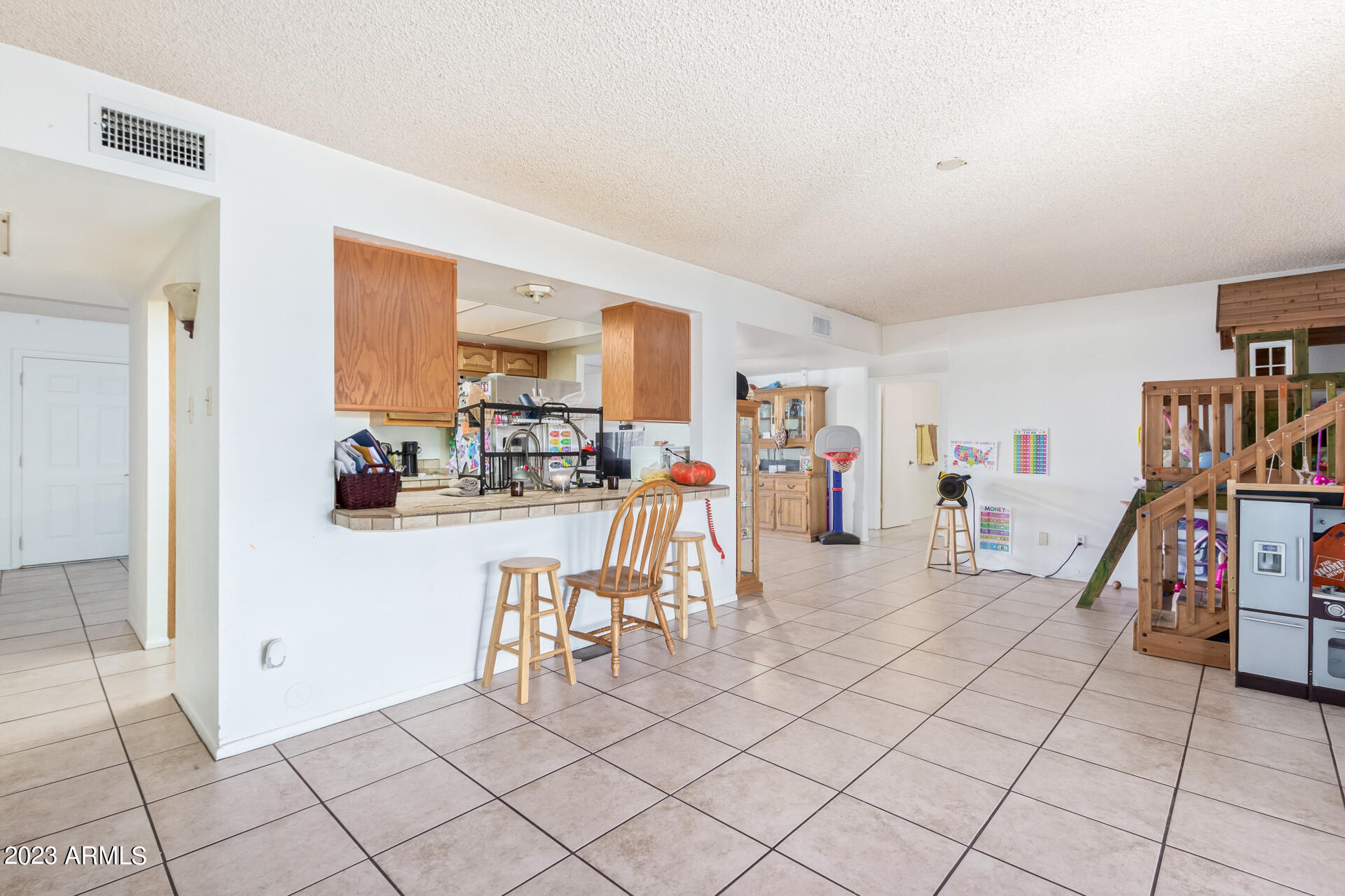 4557 W SOLANO Drive S