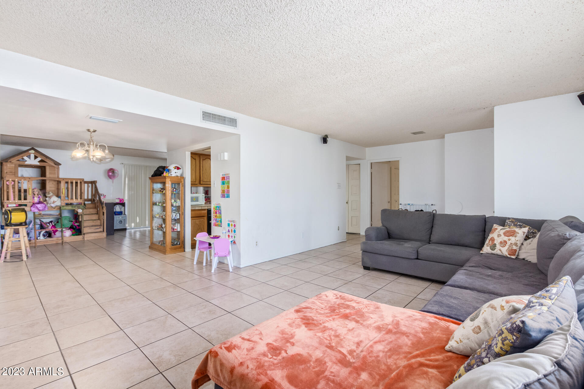 4557 W SOLANO Drive S