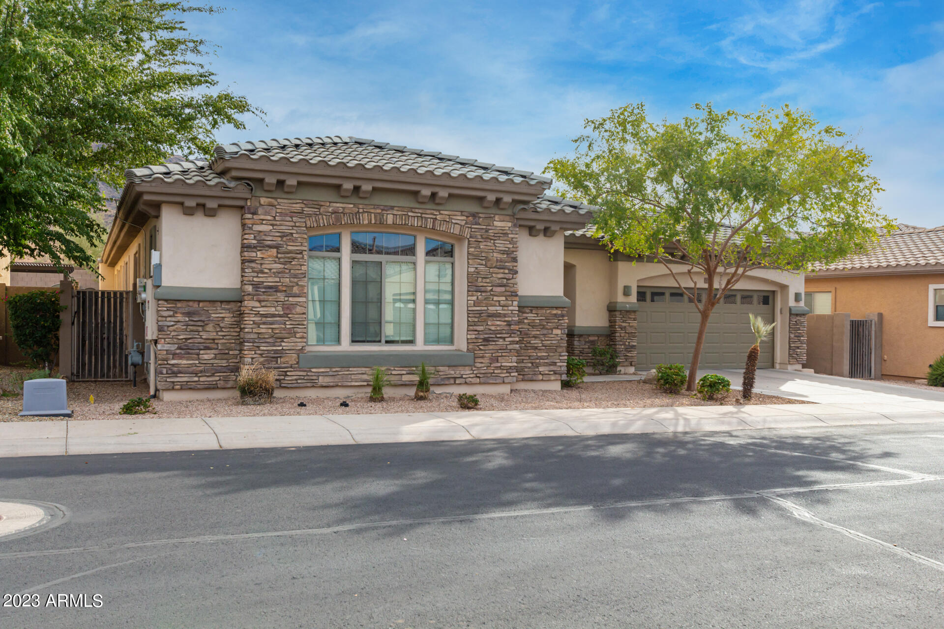 2321 W MINERAL Road