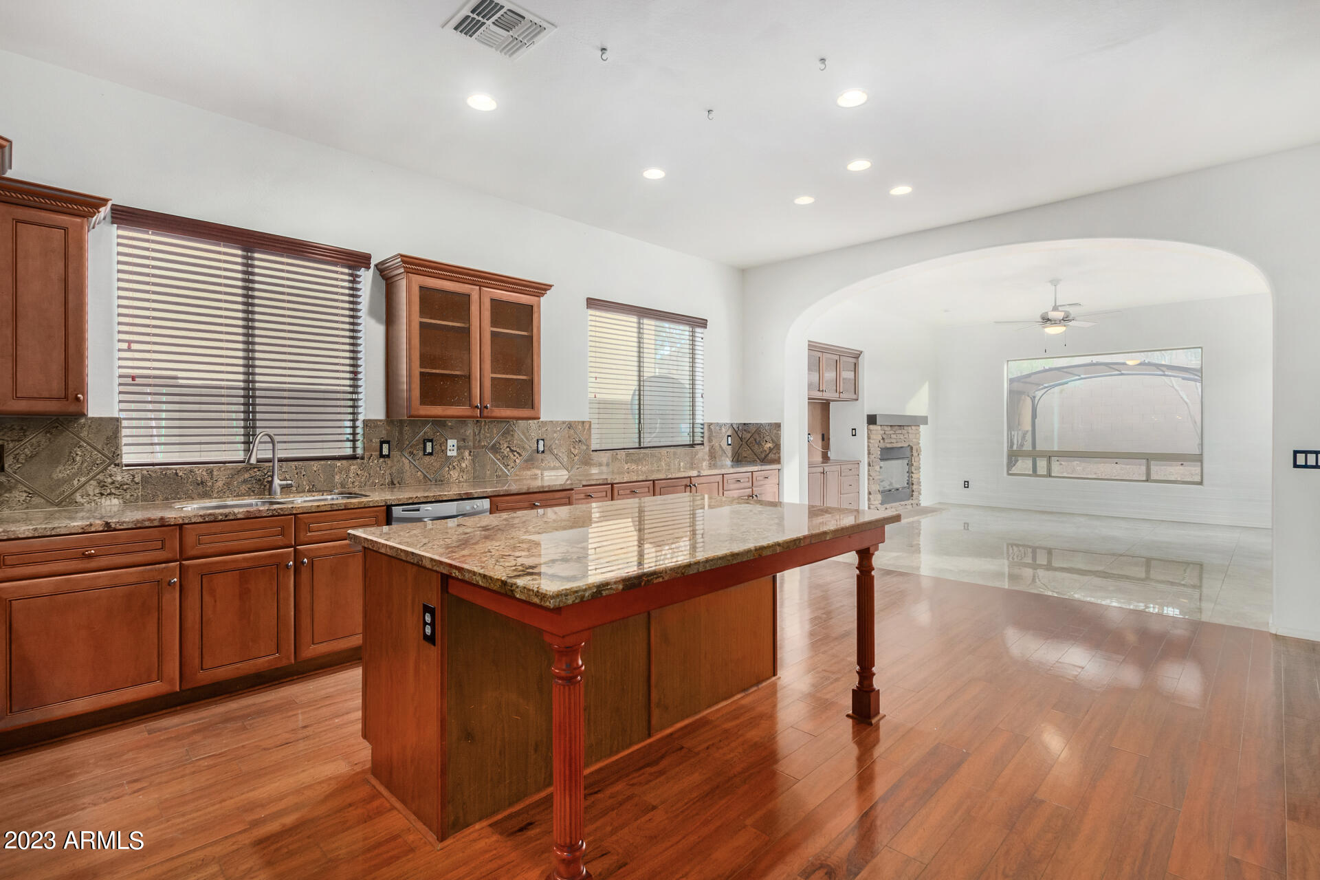 2321 W MINERAL Road