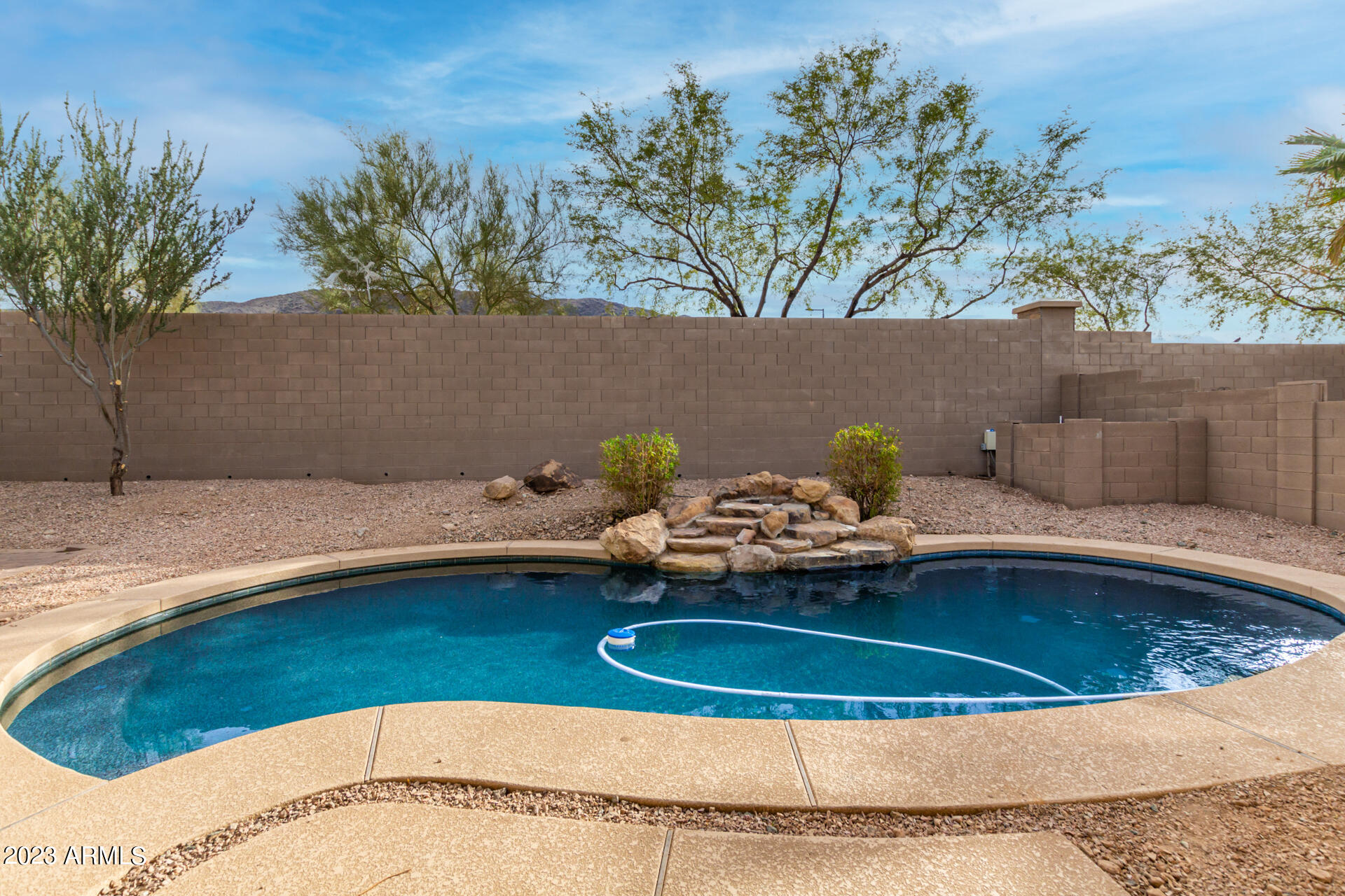 2321 W MINERAL Road
