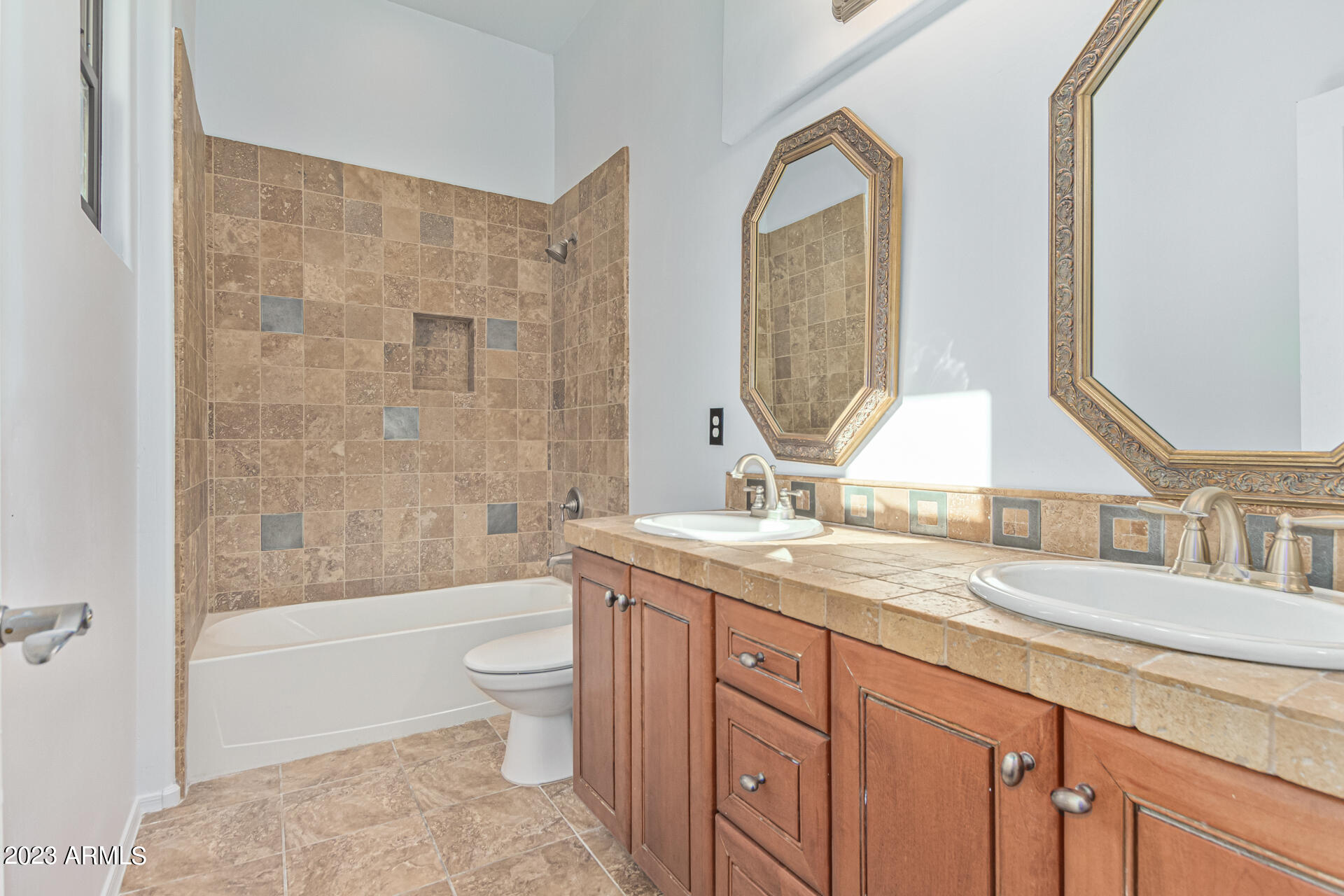 2321 W MINERAL Road