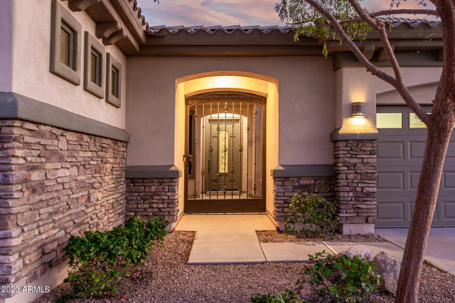 2321 W MINERAL Road