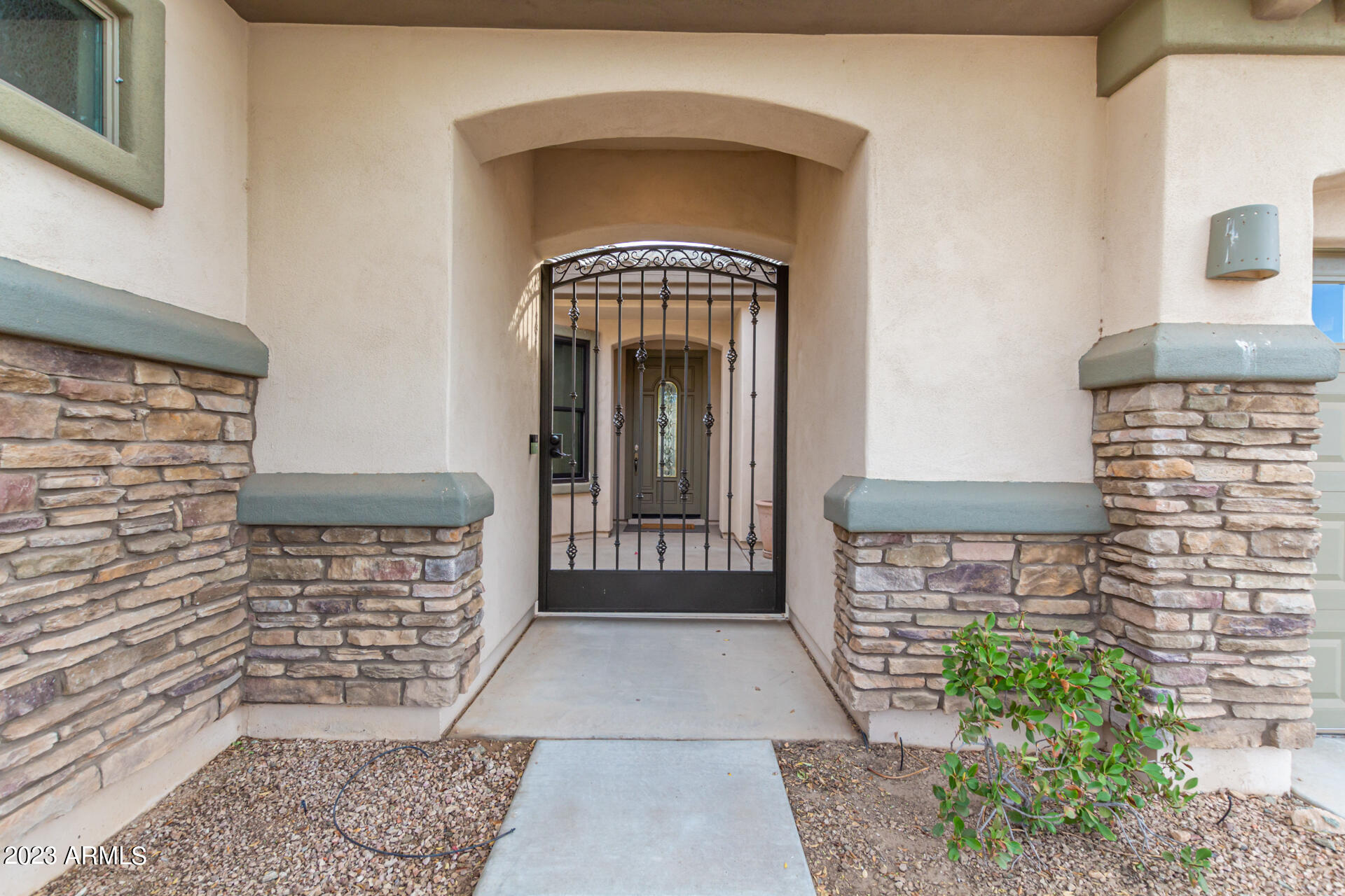 2321 W MINERAL Road
