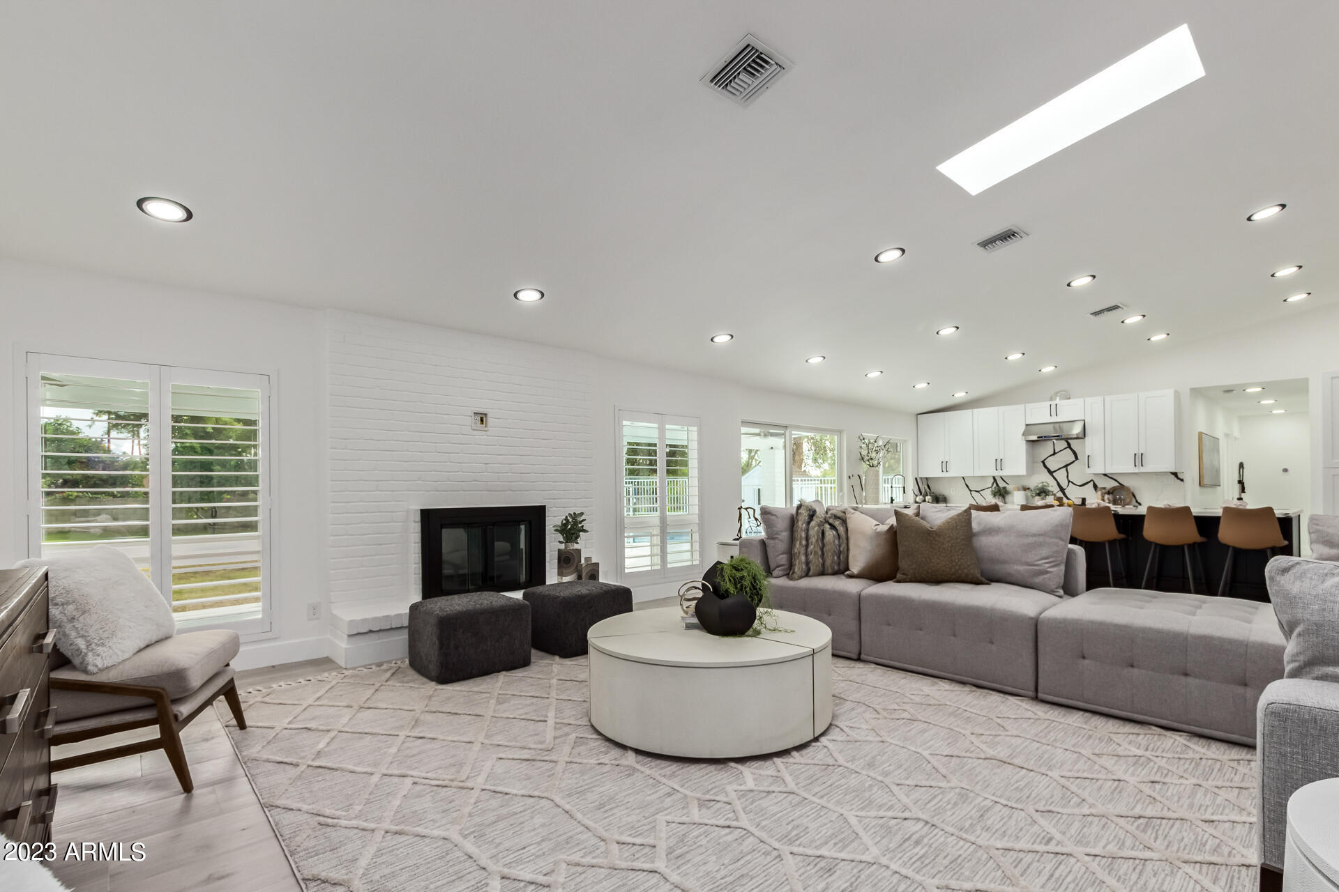 6413 W CORRINE Drive