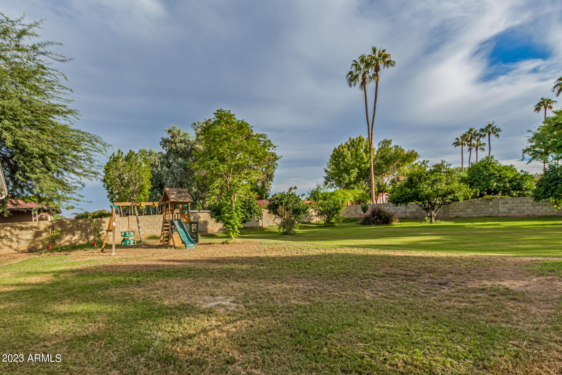 6413 W CORRINE Drive