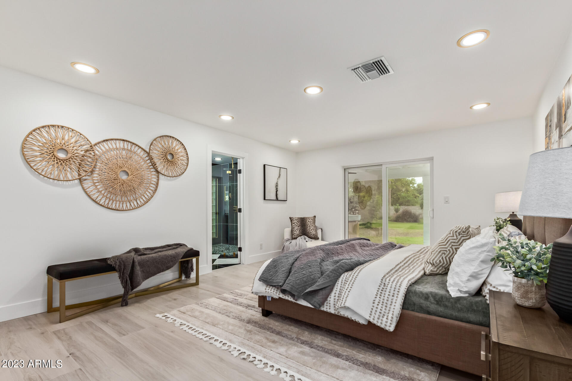 6413 W CORRINE Drive