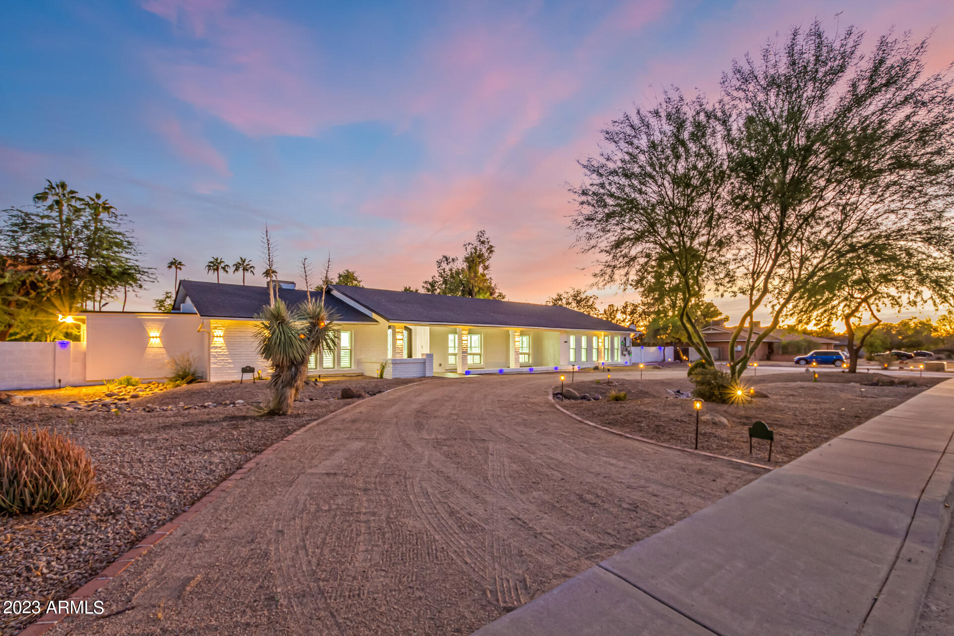 6413 W CORRINE Drive
