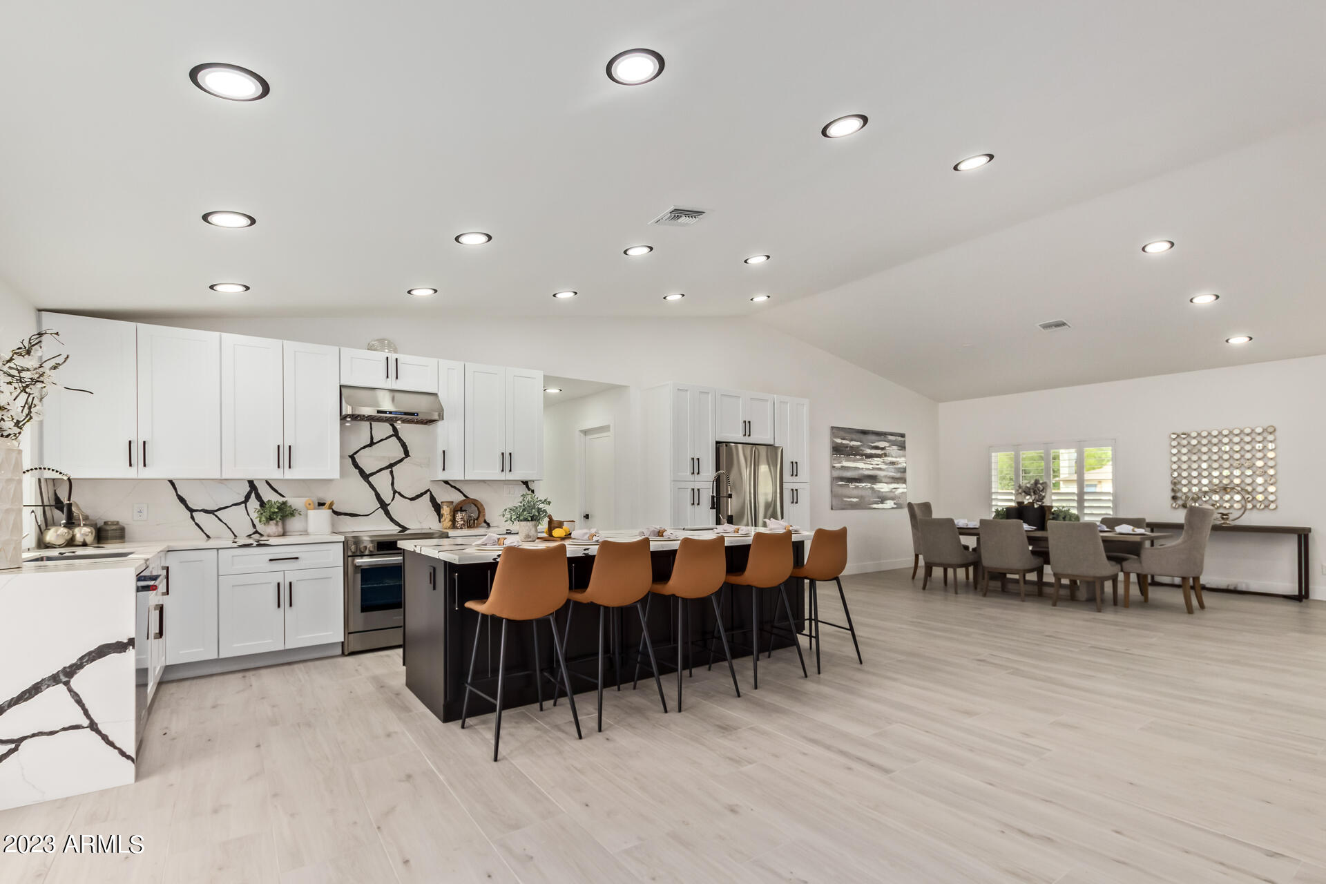 6413 W CORRINE Drive
