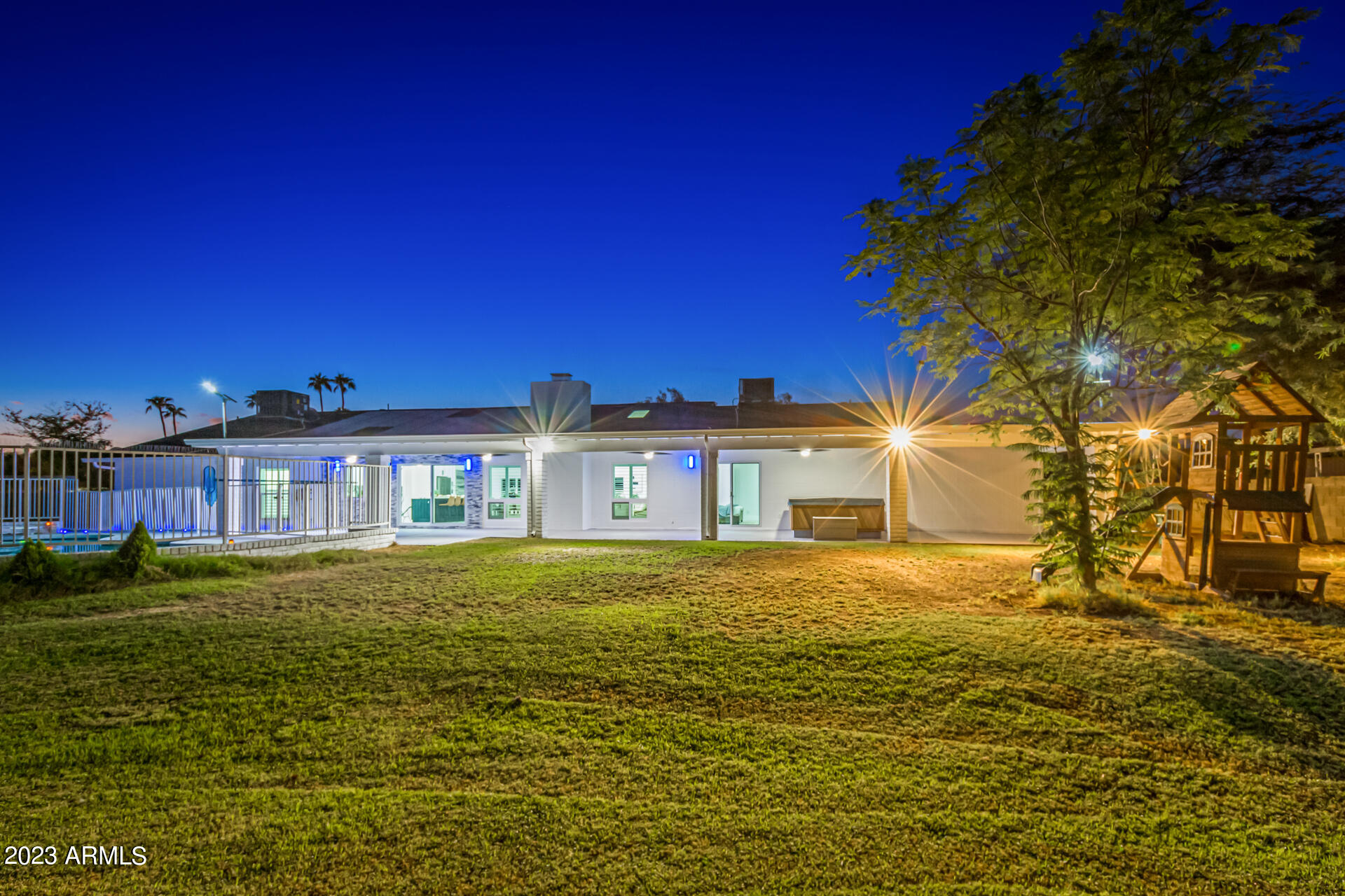 6413 W CORRINE Drive