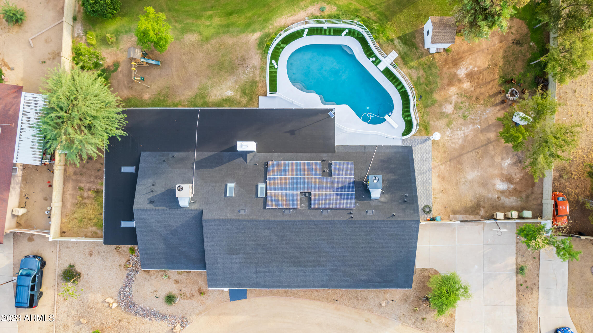6413 W CORRINE Drive