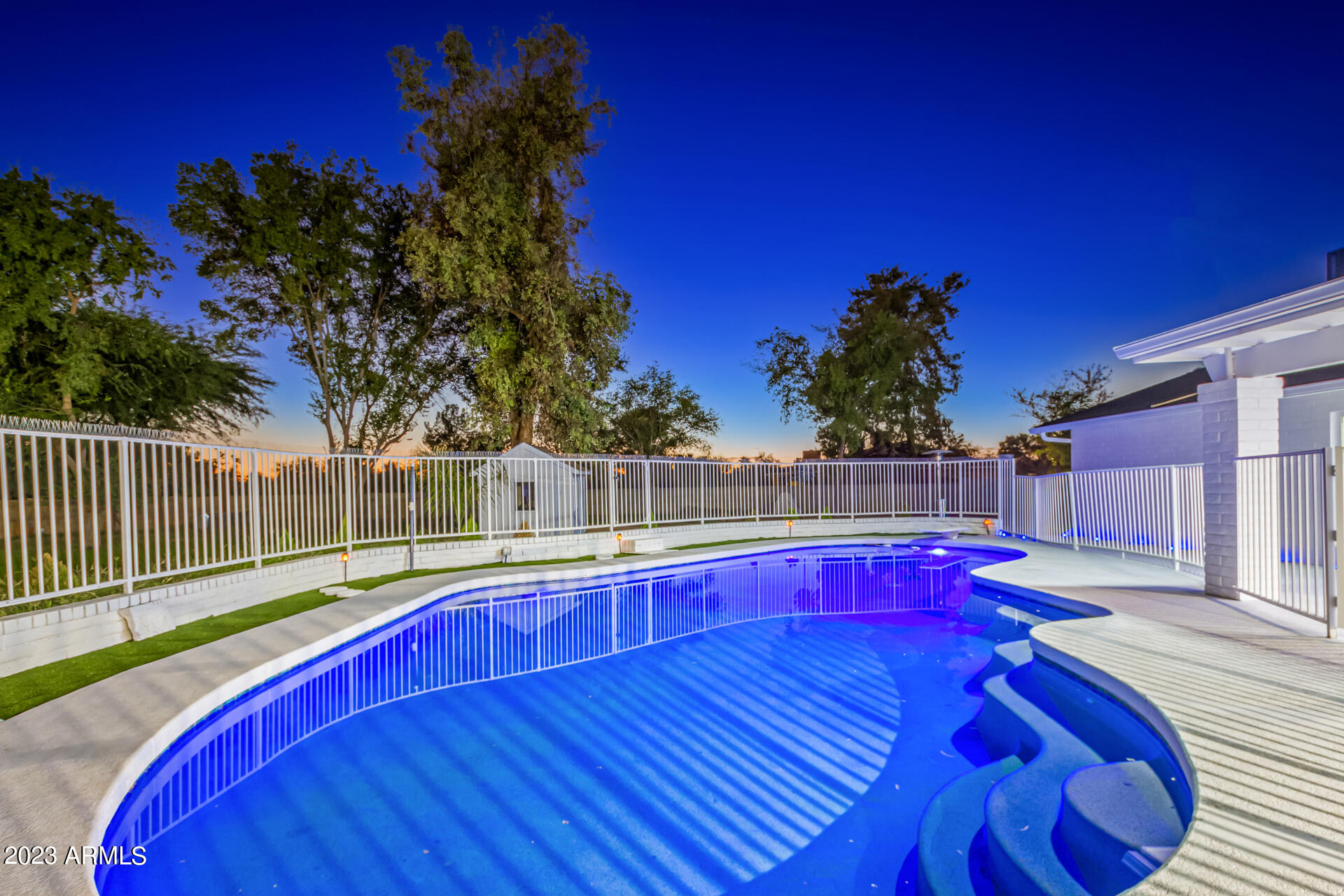 6413 W CORRINE Drive