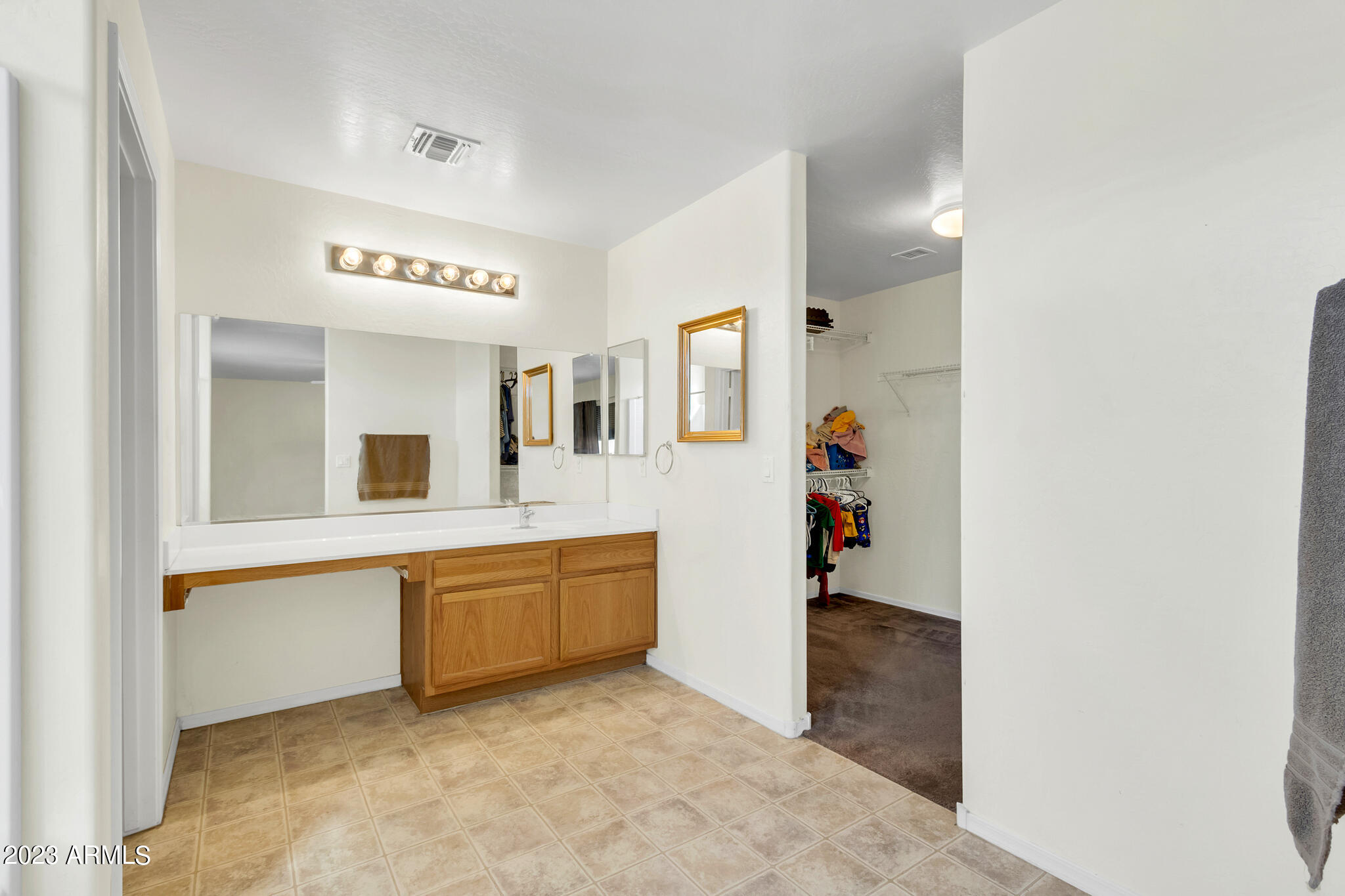 2028 N WILDFLOWER Lane