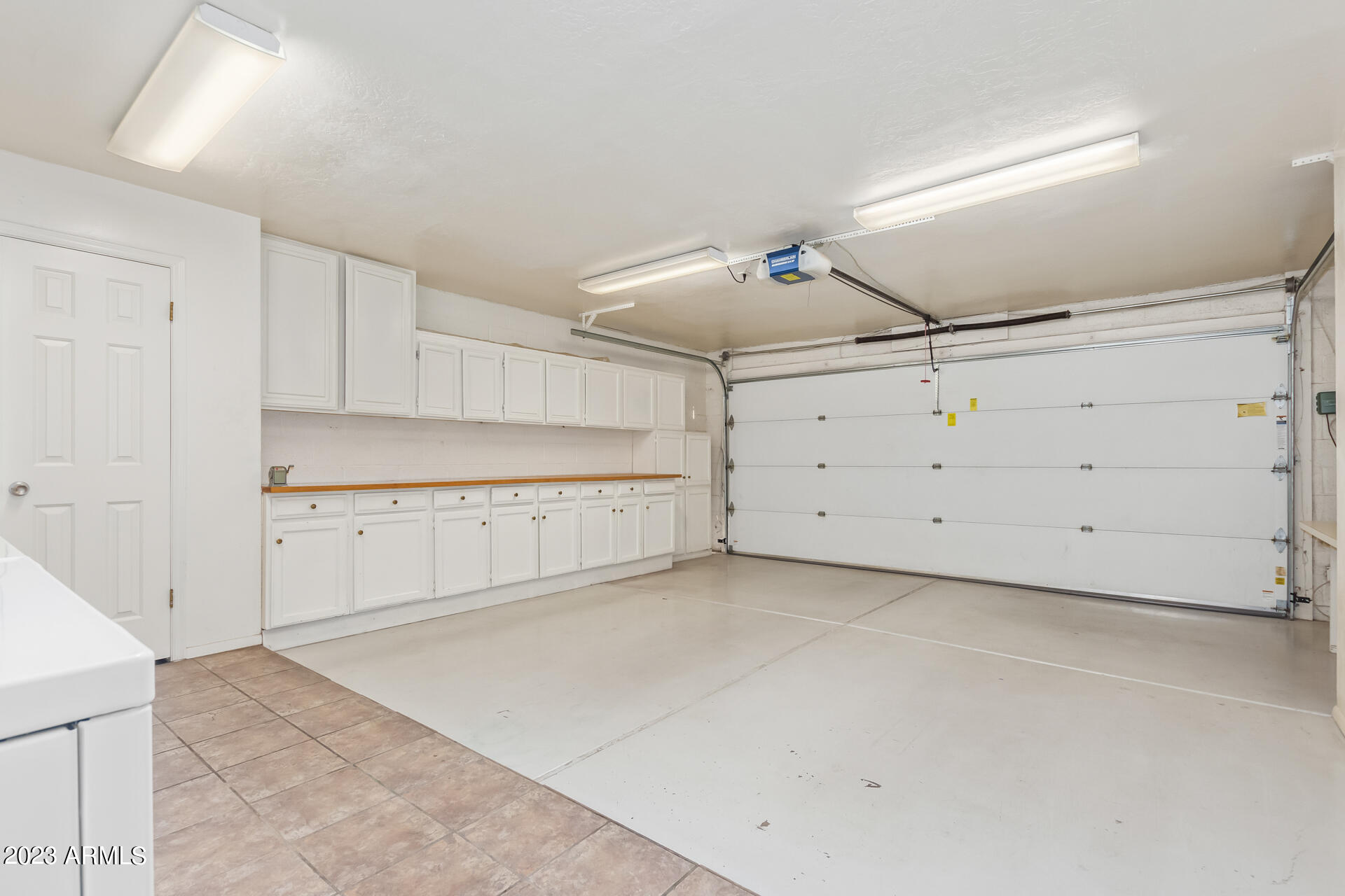 1102 E VILLA MARIA Drive