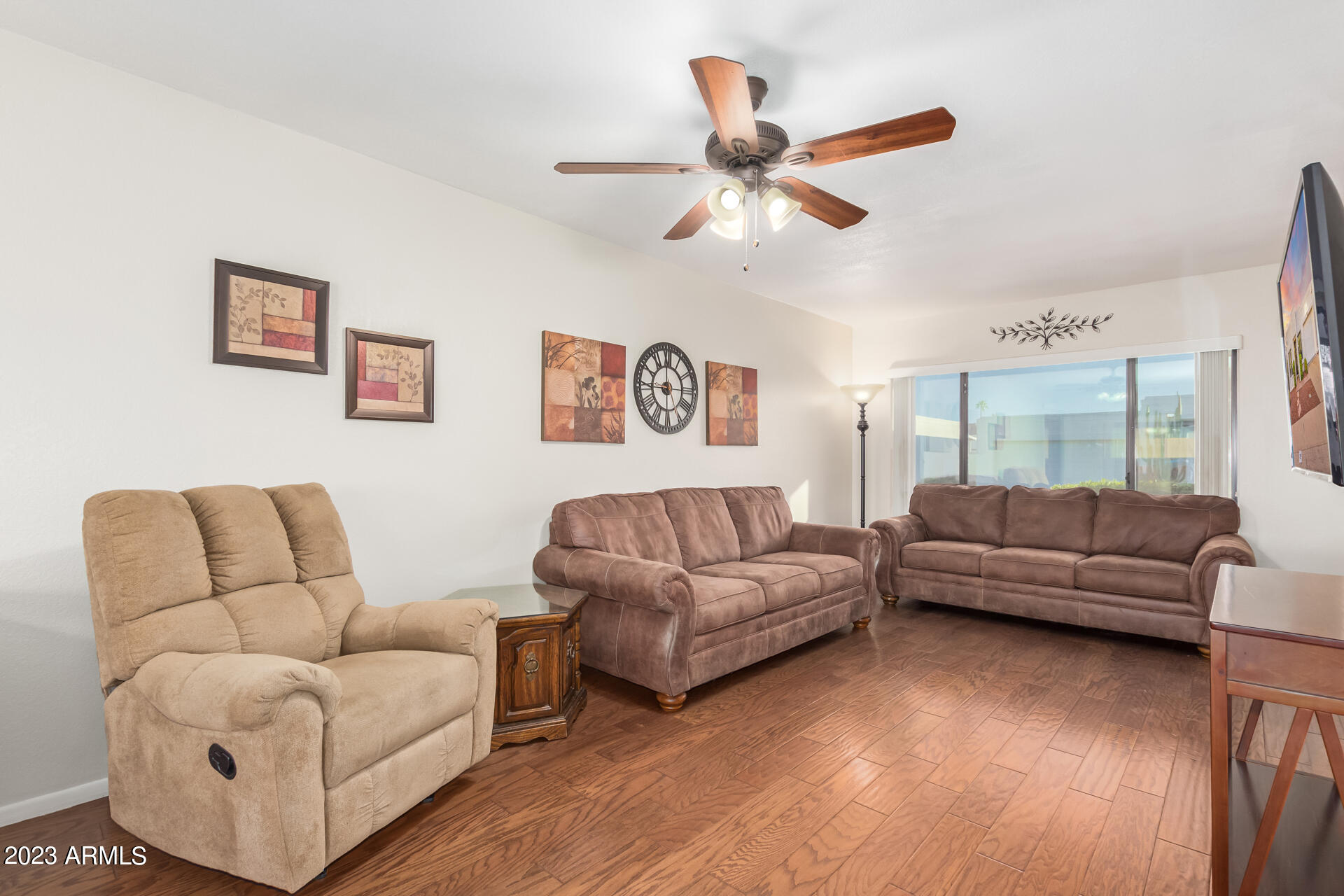 1102 E VILLA MARIA Drive