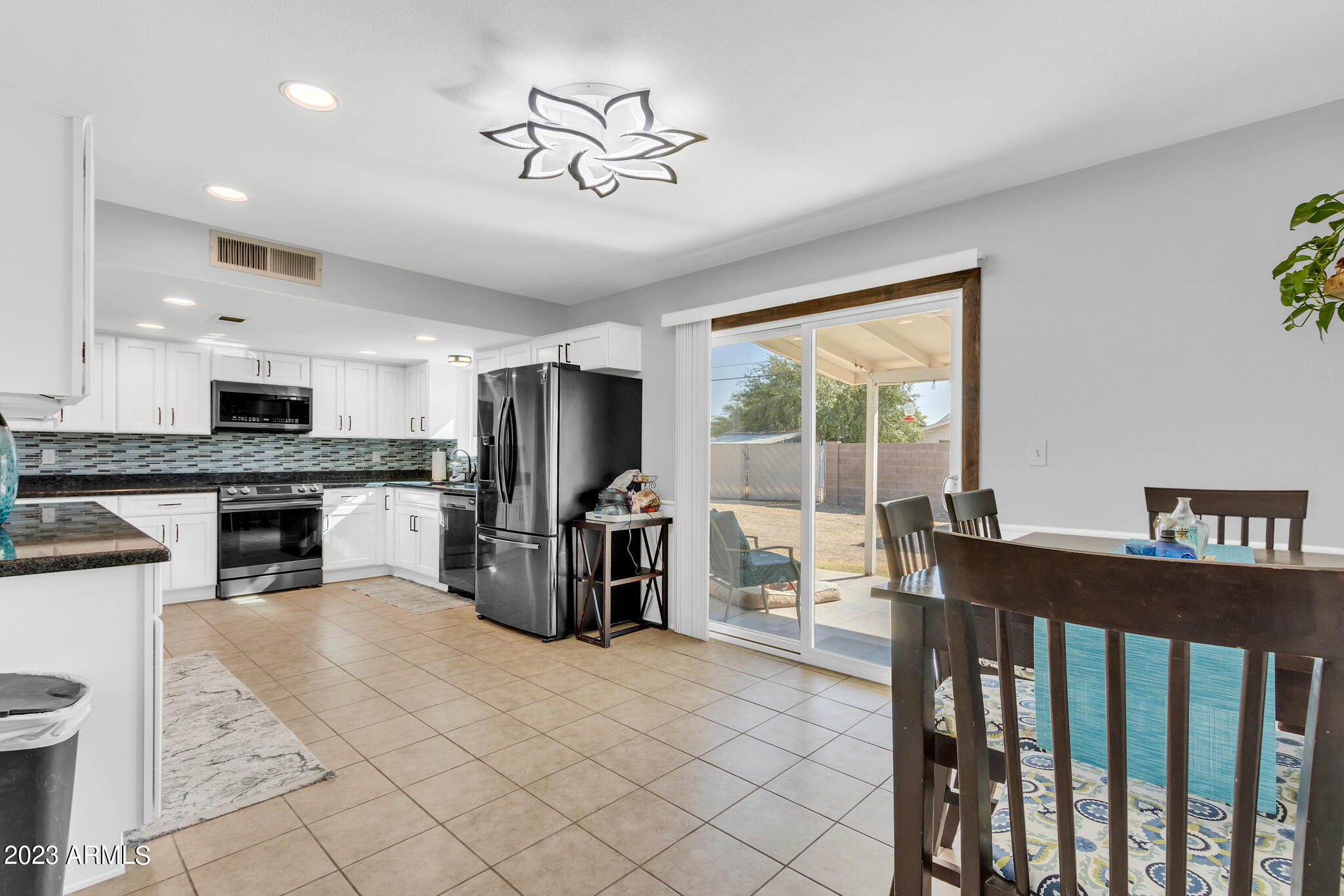 1065 E MILLETT Avenue