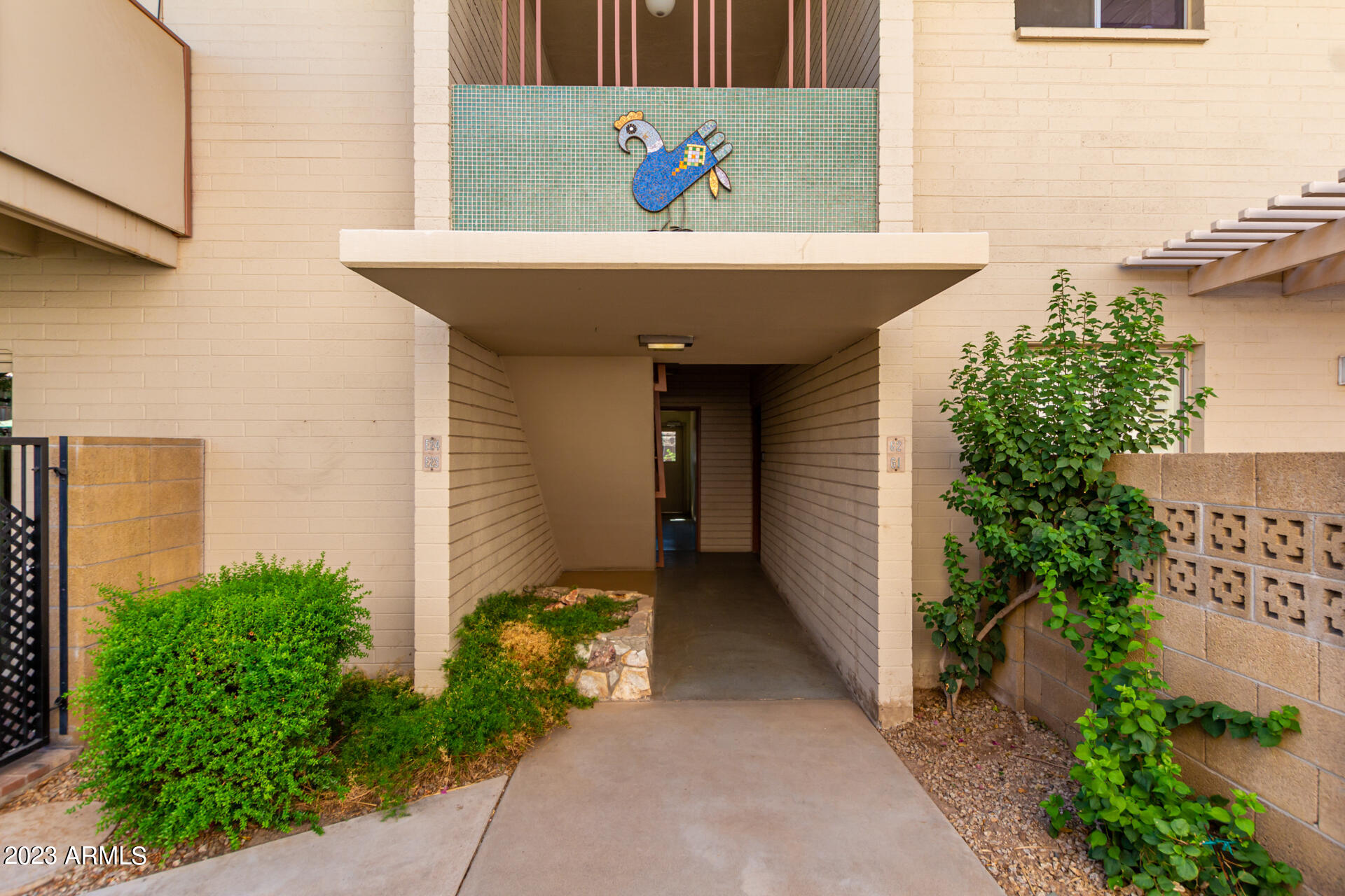 520 W CLARENDON Avenue # E23