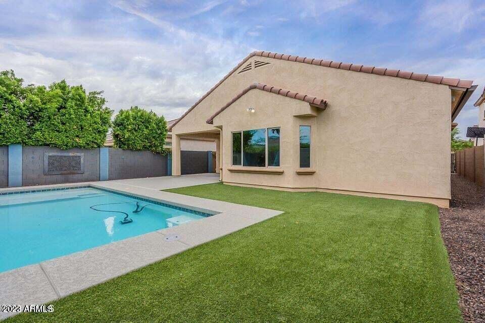 2634 W GRAY WOLF Trail