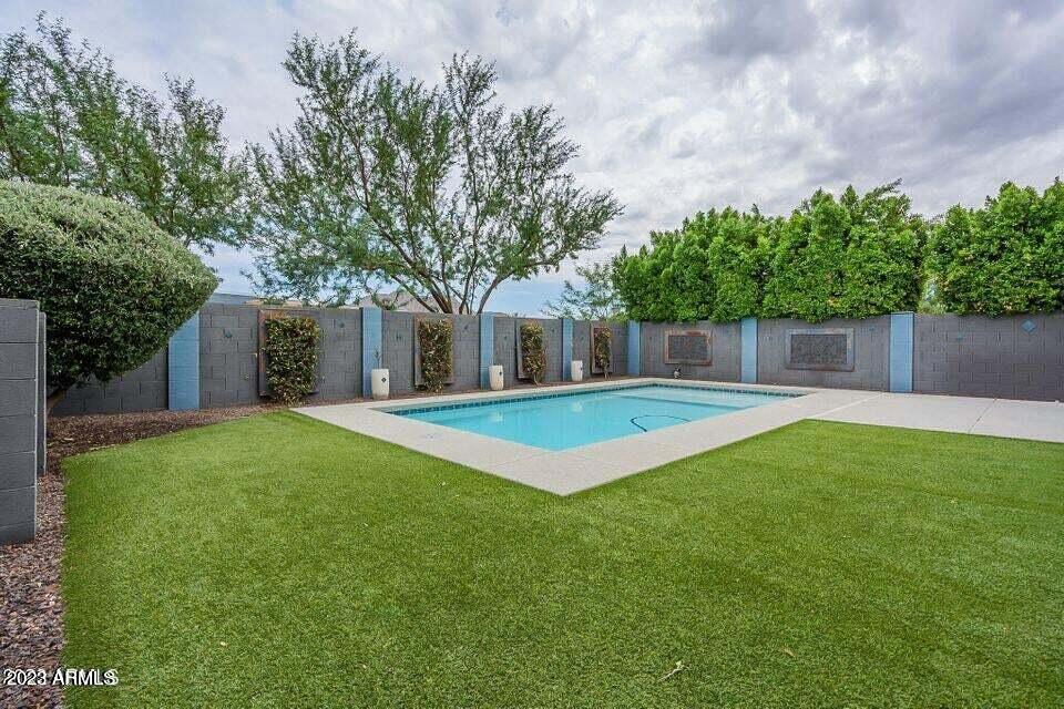 2634 W GRAY WOLF Trail
