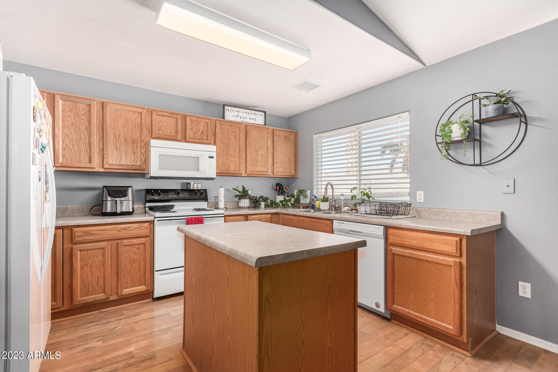 1340 E ROSEMARY Trail