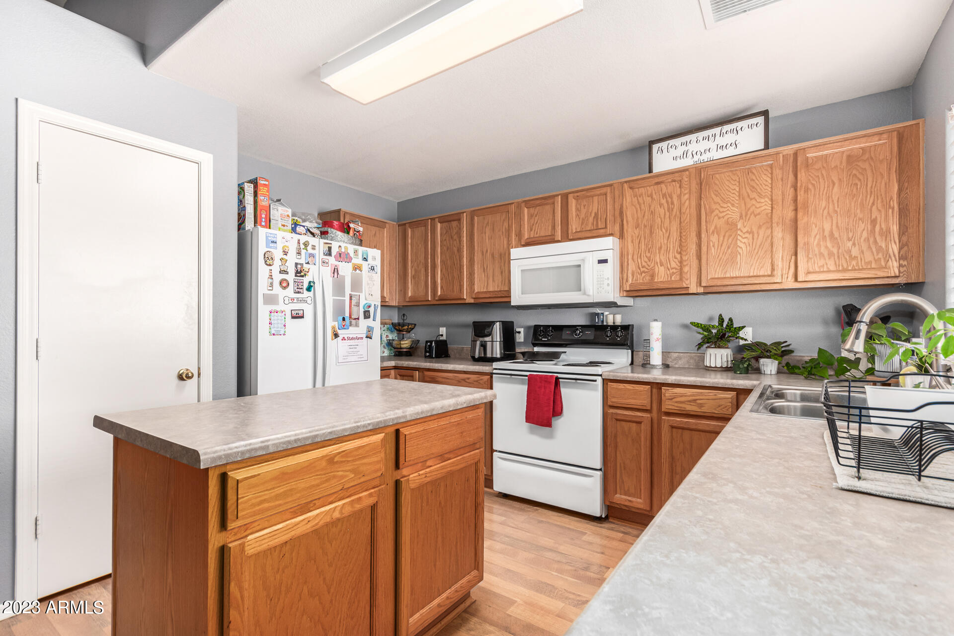 1340 E ROSEMARY Trail
