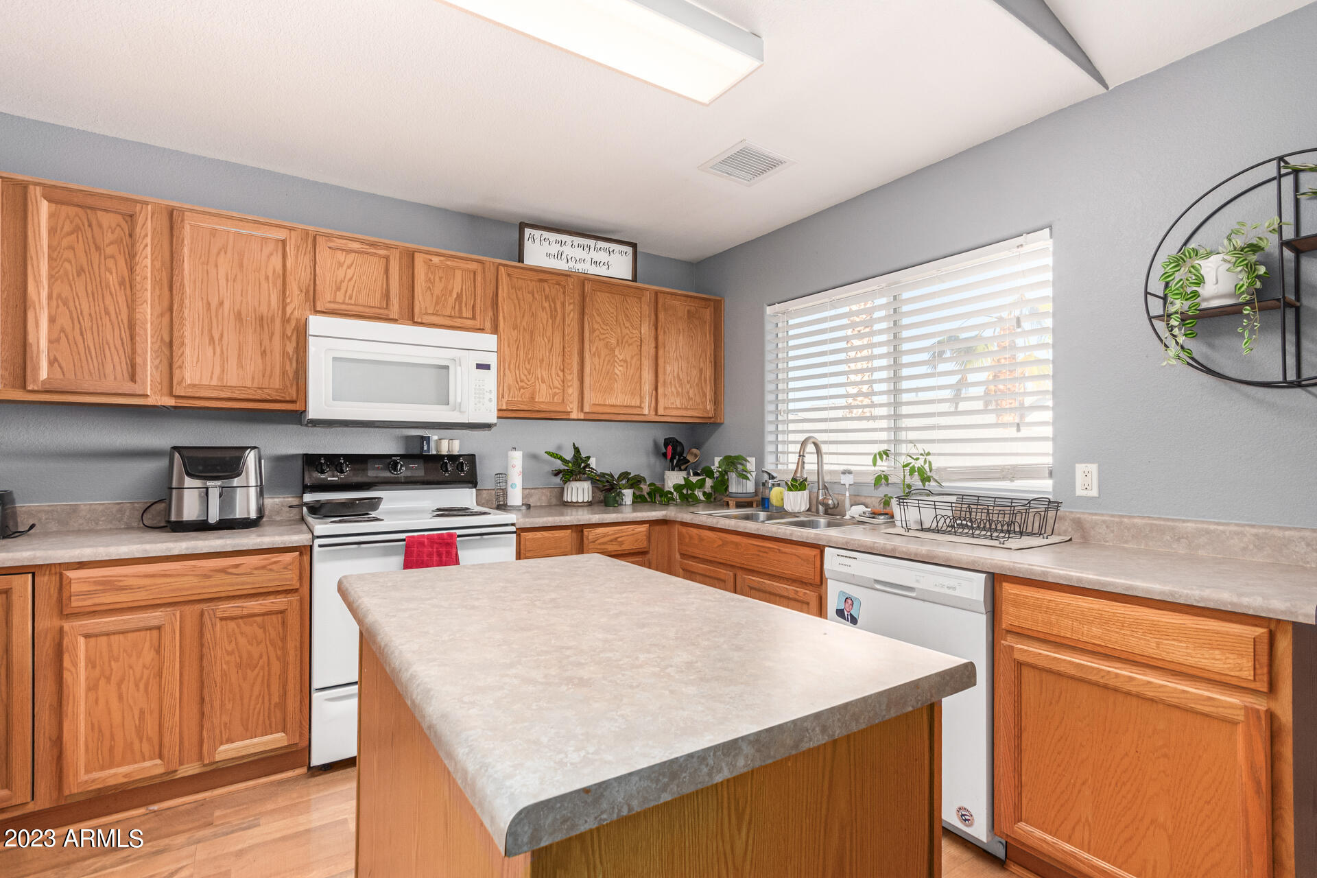 1340 E ROSEMARY Trail