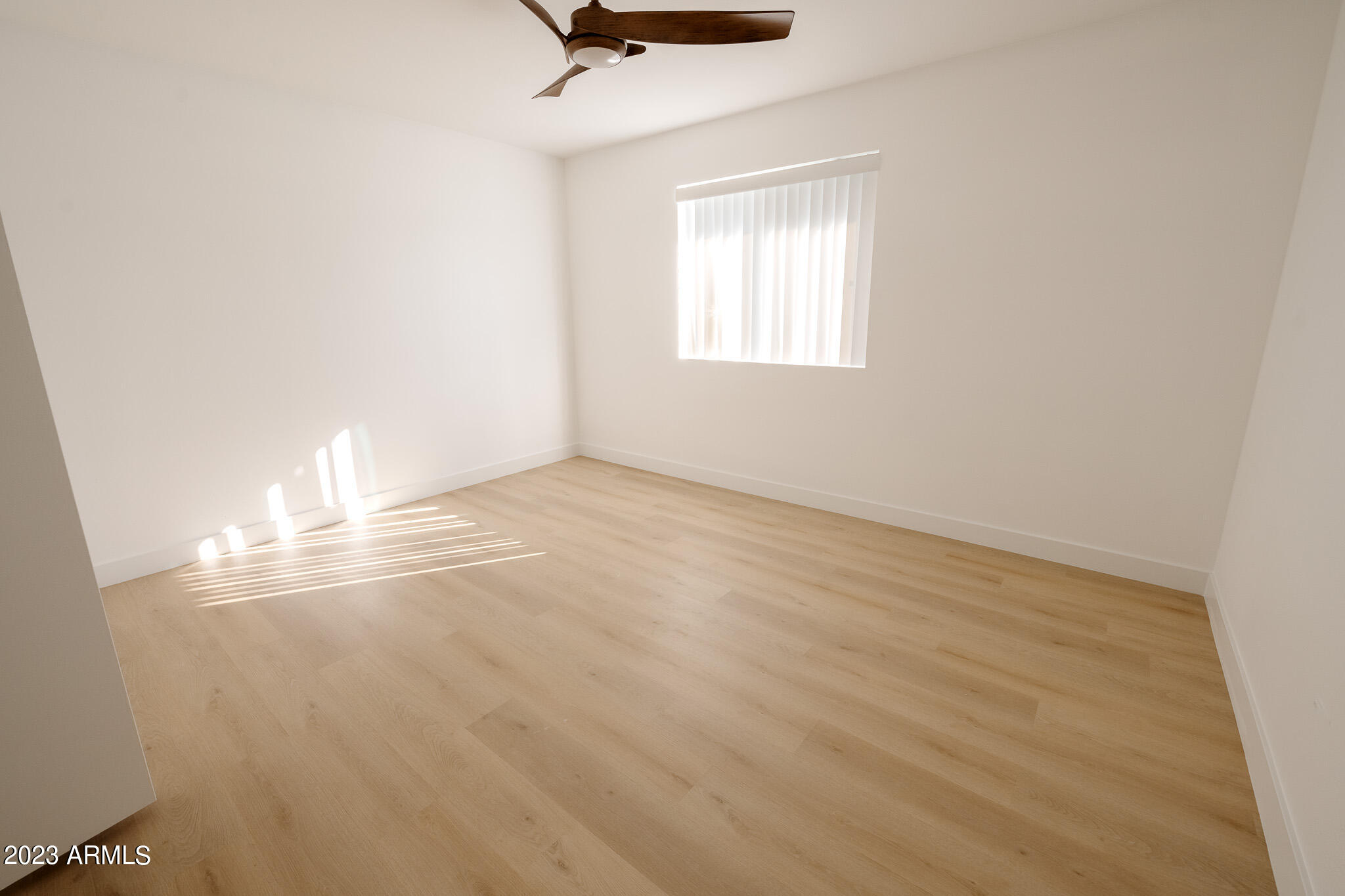 1324 W MISSION Lane